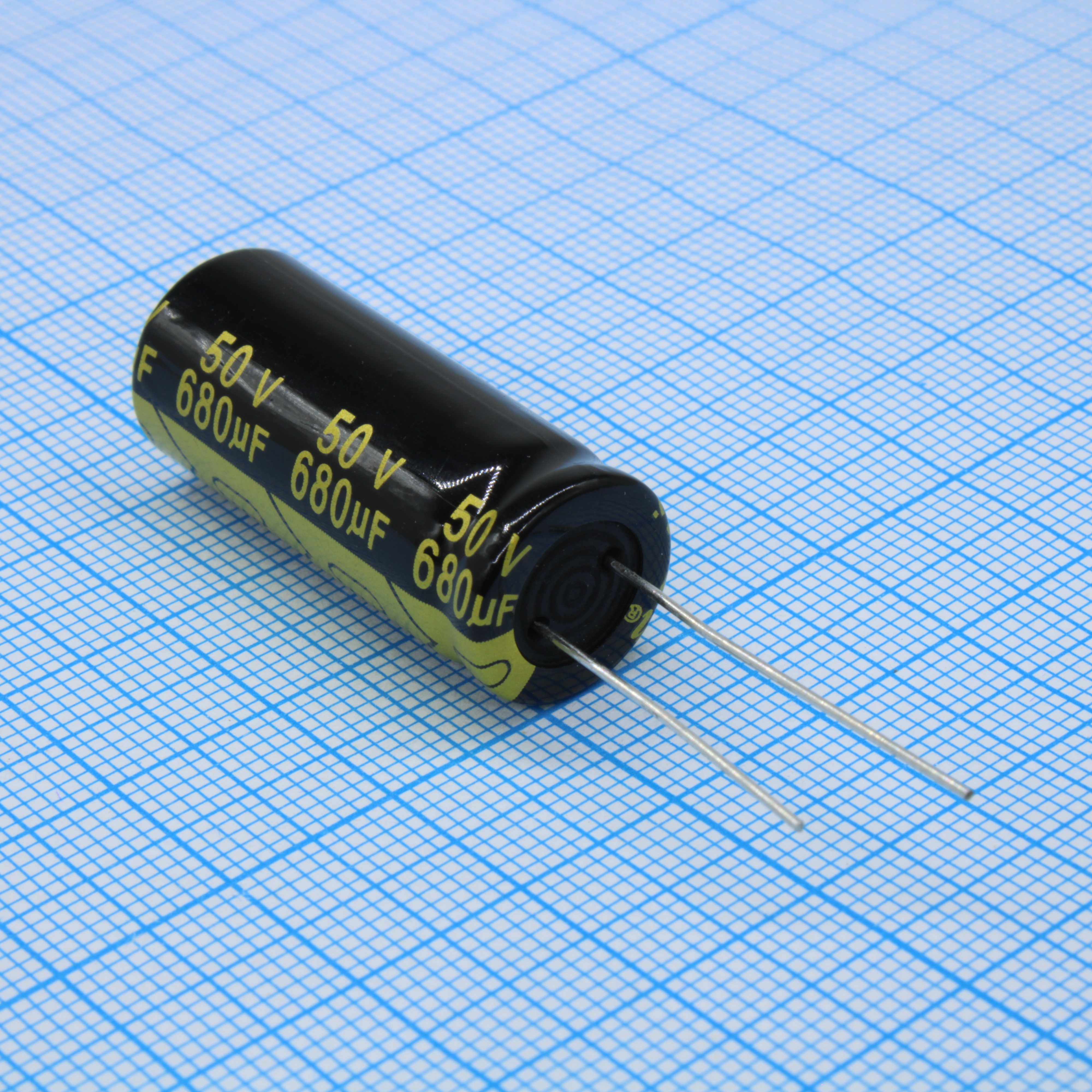 TS13DJ1H681MSB0B0R - Конденсатор радиальный низкий импеданс большие токи пульсаций 680мкФ 50В ±20% 13*30 105°С