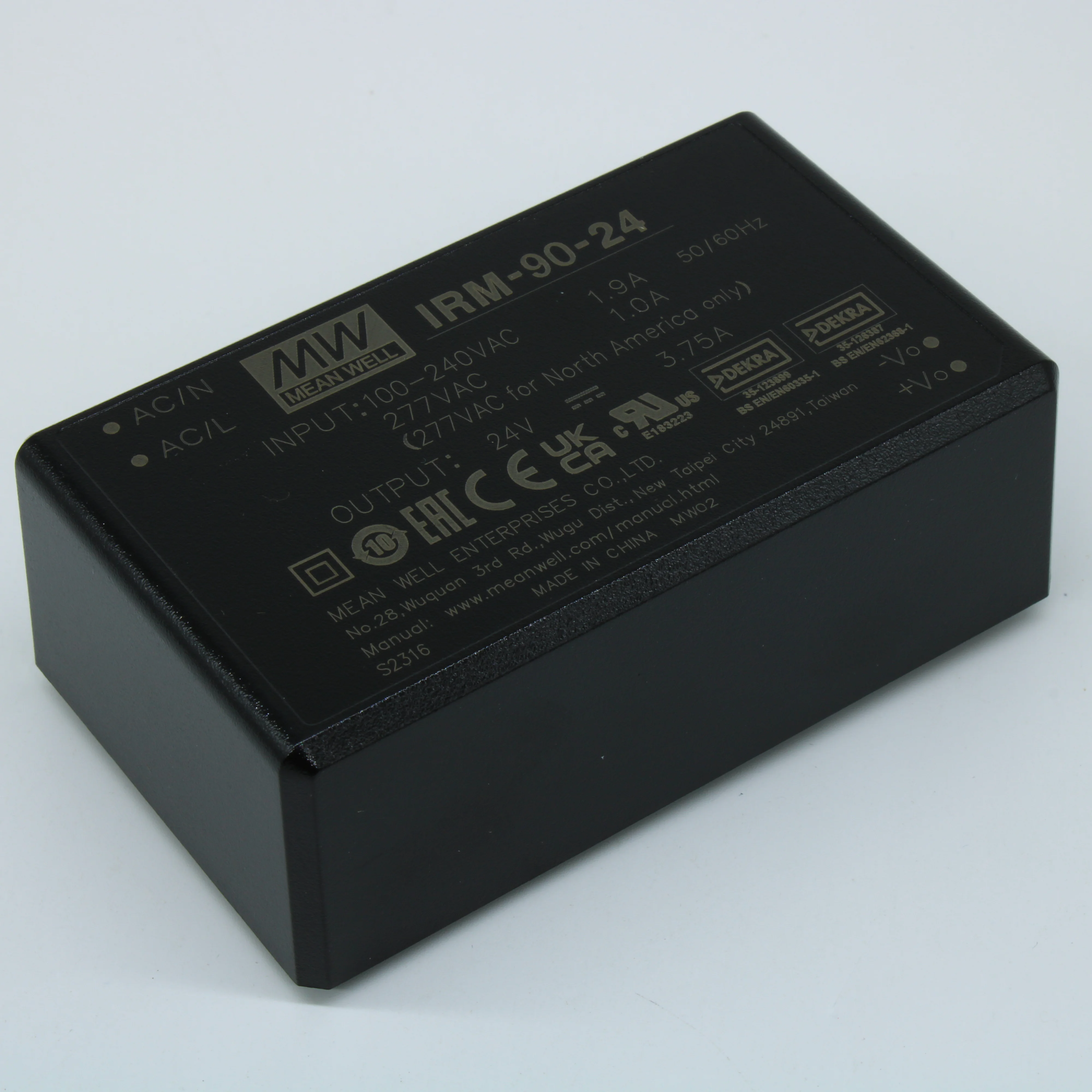 IRM-90-24 - AC-DC, 90Вт, вход 80…305В AC 47…63 Гц, выход 24В/3.75А, изоляция 4000В AC, в корпусе на плату 87x52x29.5мм, -30...+80°C