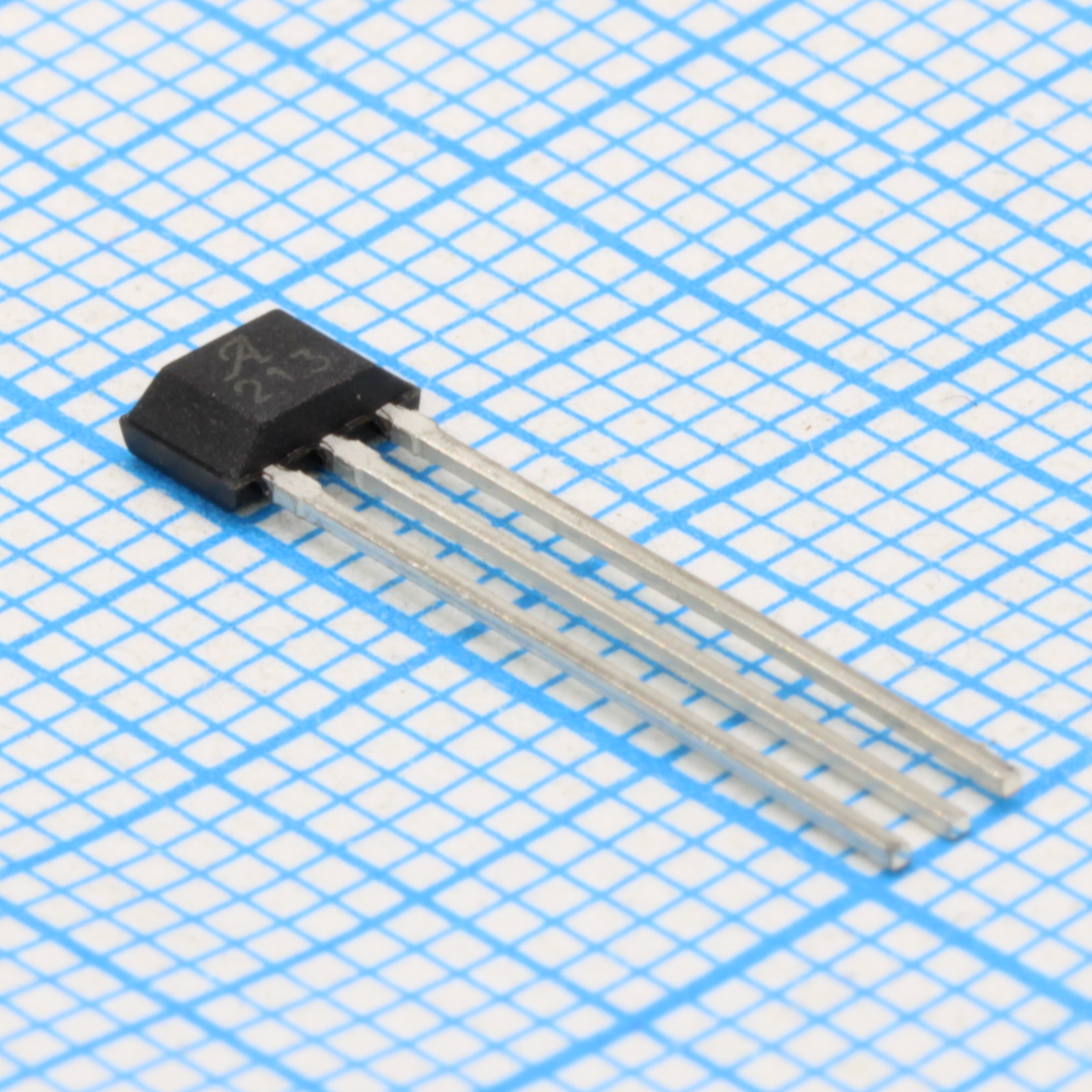 A3213EUA-T - Датчик Холла высокая чувствительность ключ 2.4...5.5В