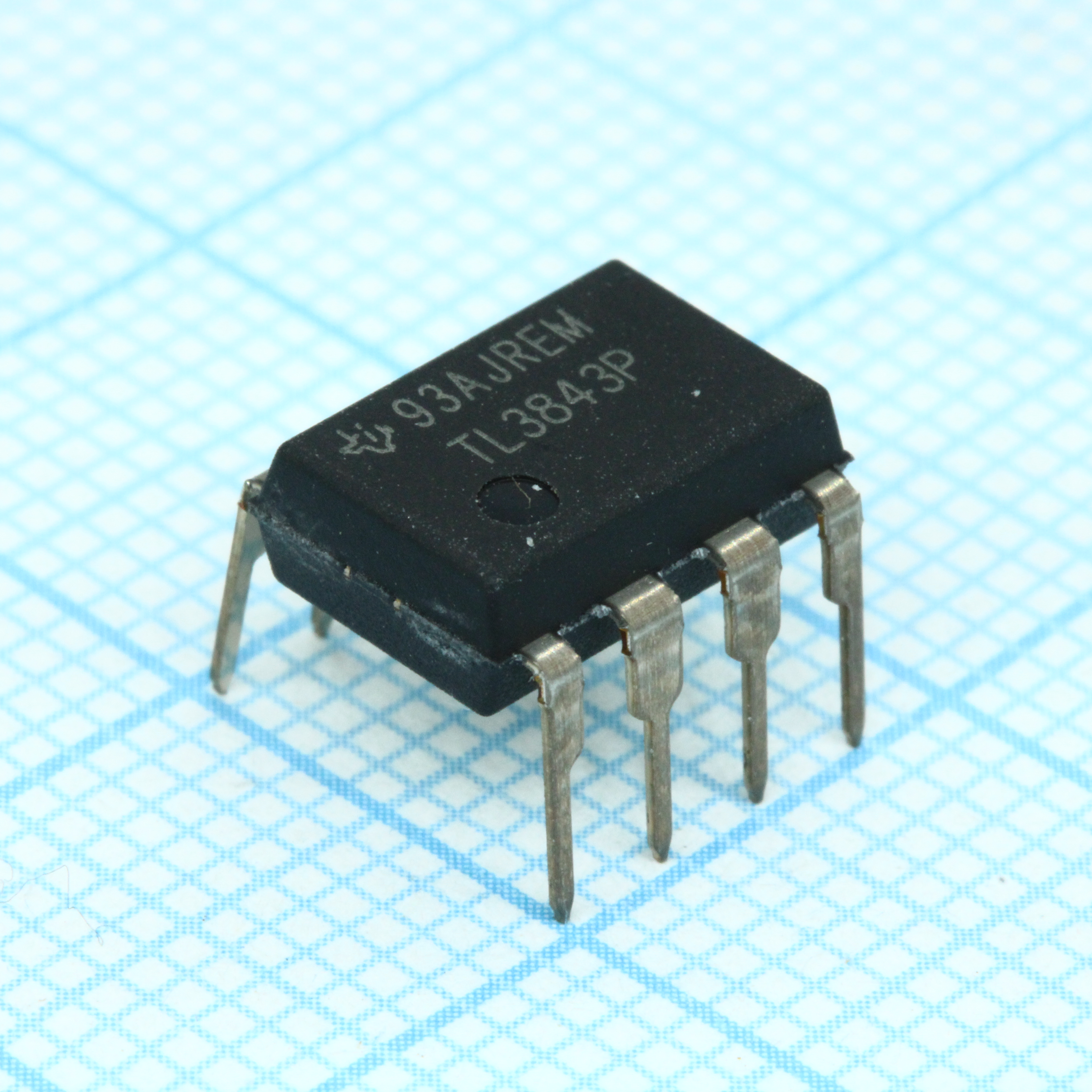 TL3843P - ШИМ контроллер 0В...30В 200мА 500кГц 8-Pin PDIP туба