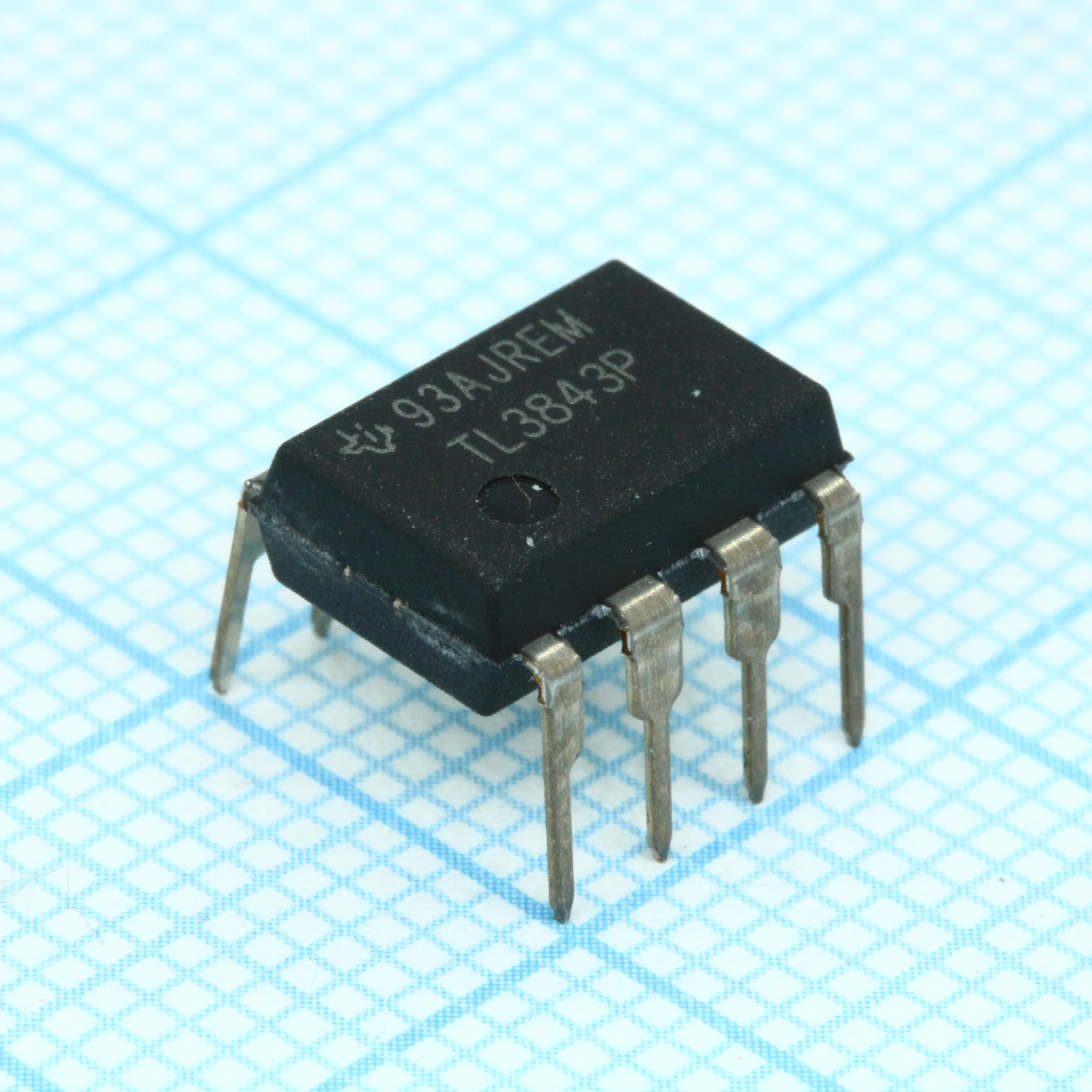 TL3843P - ШИМ контроллер 0В...30В 200мА 500кГц 8-Pin PDIP туба