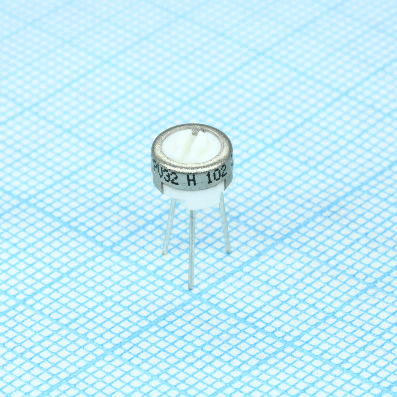 PV32H102A01B00 - Потенциометр керметный 1кОм 0.5Вт монтаж в отверстие