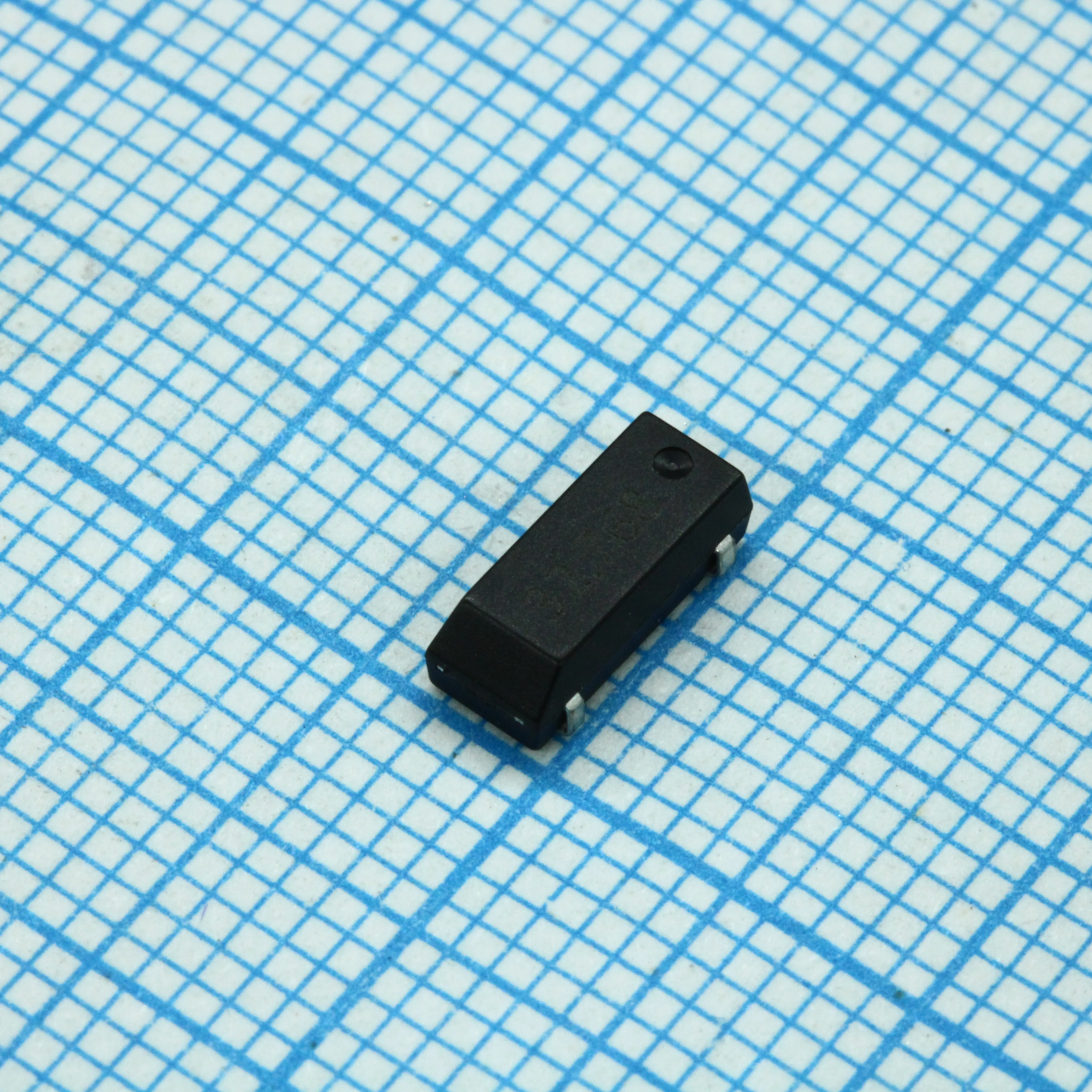 WTL3X85281FO - Резонатор кварцевый 32.768кГц 20ppm, Cшунт = 2пФ, Cнагр = 12.5пФ