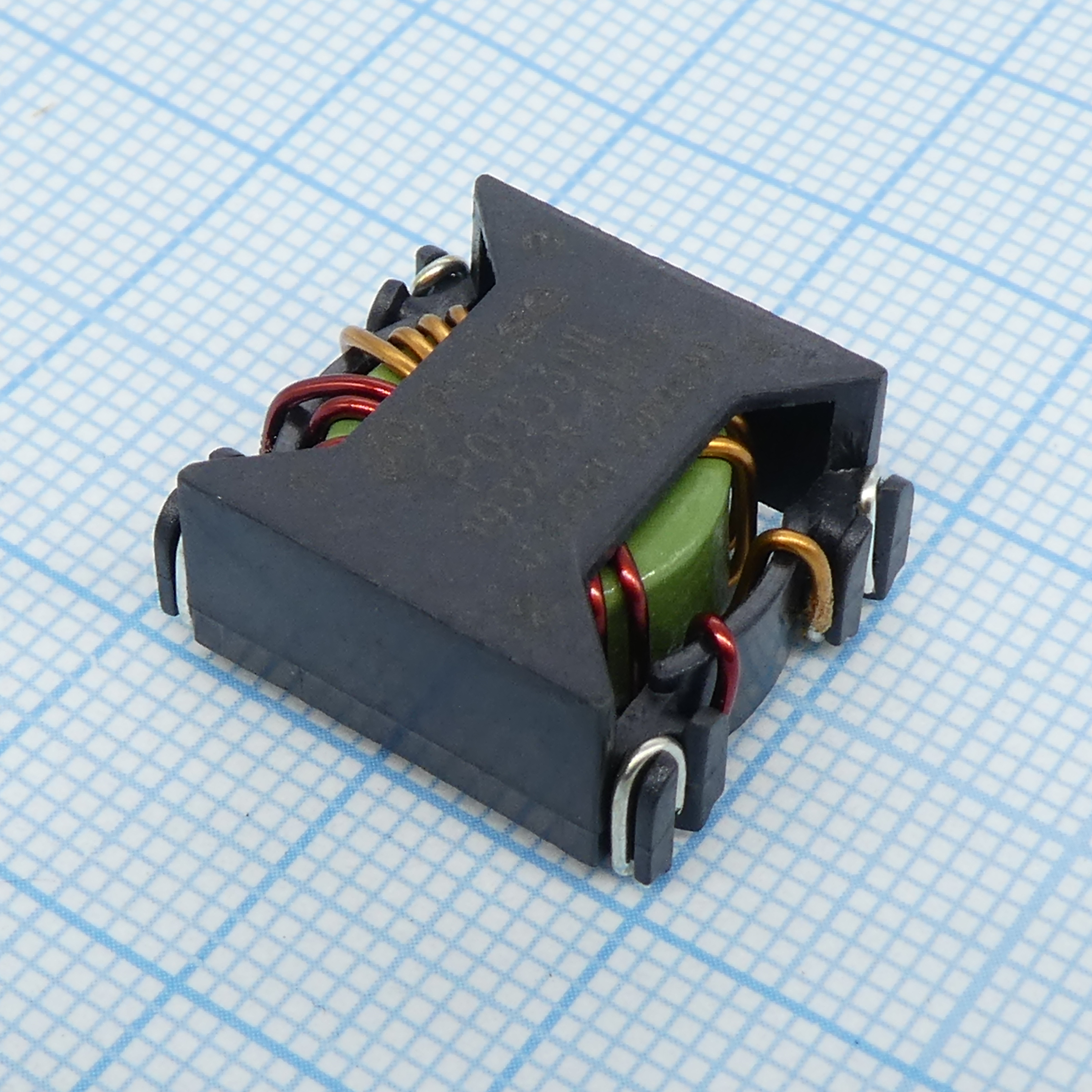 P0353NL - Фильтр синфазных помех 590uH ±35%, 5.6A, 0.021 Ом, 380В, 17*19.6*10мм, горизонтальный