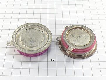 Тиристор КУ706Б