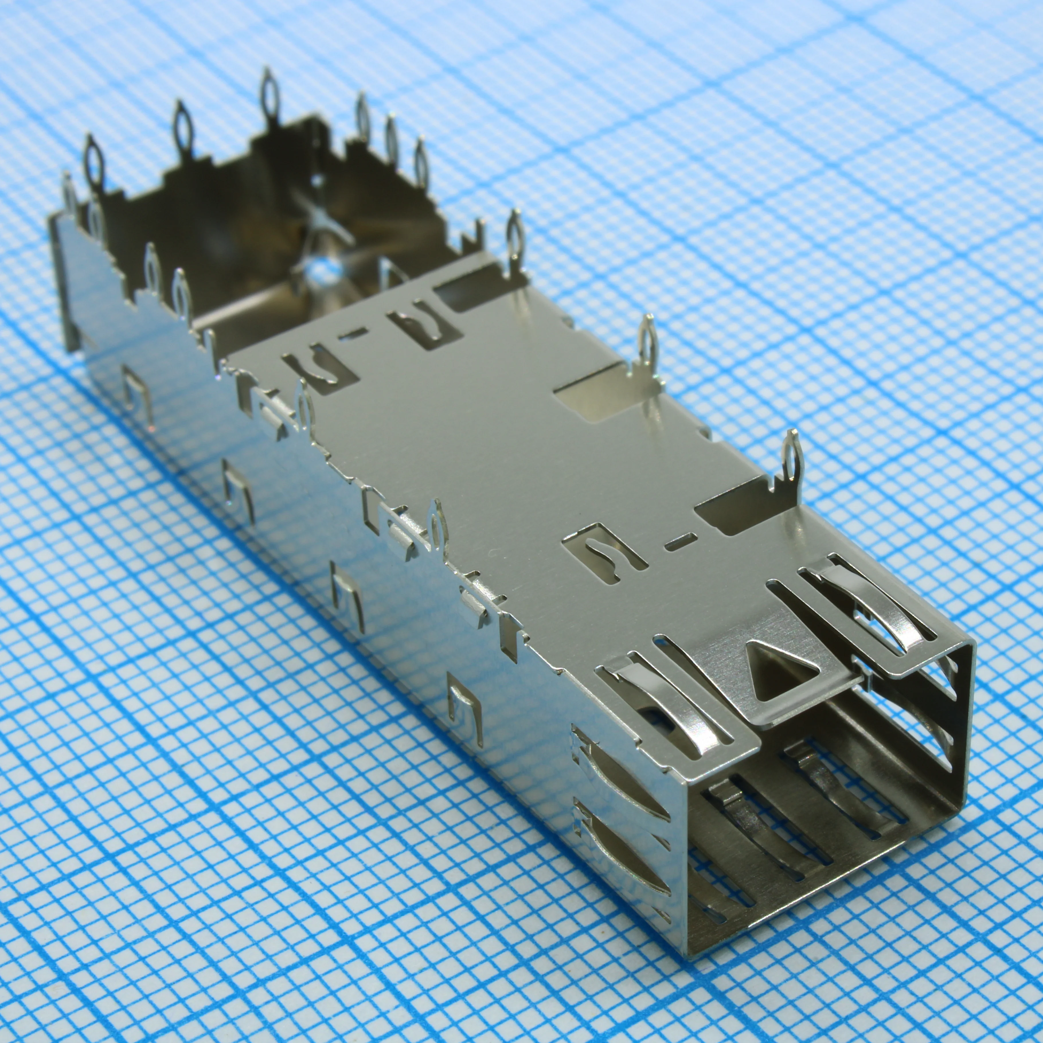 747370005 - Корпус разъема SFP металлический