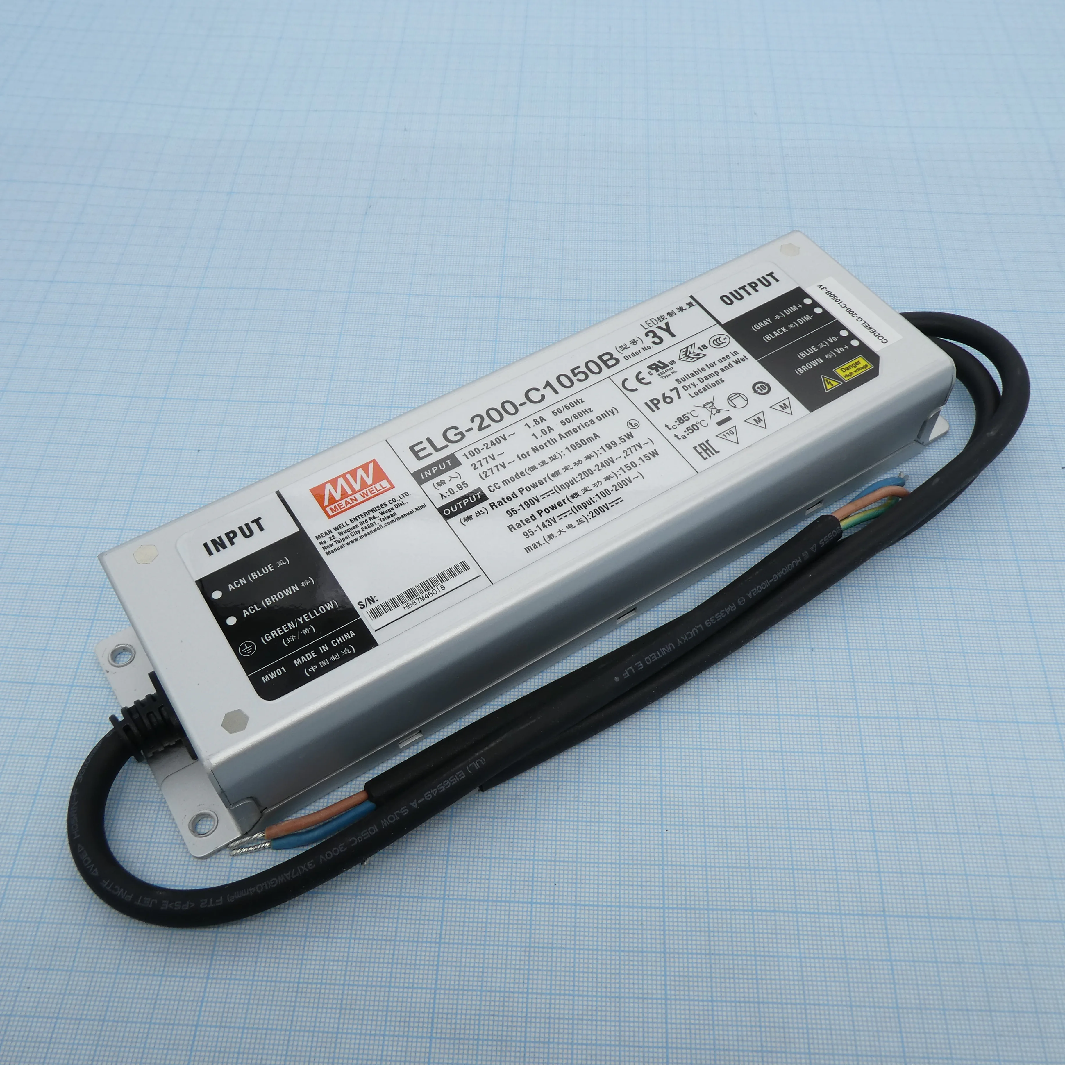 ELG-200-C1050B-3Y - AC-DC, 199.5Вт, IP67, вход 100…305В AC, 47…63Гц/142…431В DC, ККМ, выход 95...190В/1050мА, изоляция 3750В AC, в кожухе 244х71х37.5, -40…+85°С (корпус), димминг 3 в 1, с проводом заземления