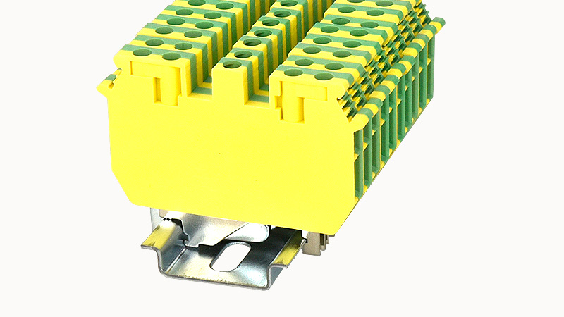 Заземляющая клемма PCDK4-PE-01P-1Y - Заземляющая клемма, 4 точки подключения, тип фиксации провода: винтовой, номинальное сечение: 4 мм кв., 6,2 мм, цвет: желто-зеленый, зажимная клетка - латунь, винтовая перемычка, тип монтажа: DIN35