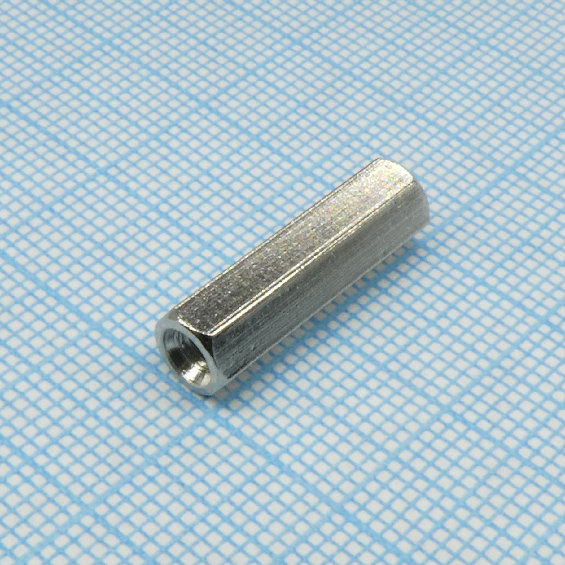 H-L2000-0600-5-03-2N - Стойка латунная никелированная для печатной платы, шестигранная, М3, 20мм, отверстие-отверстие