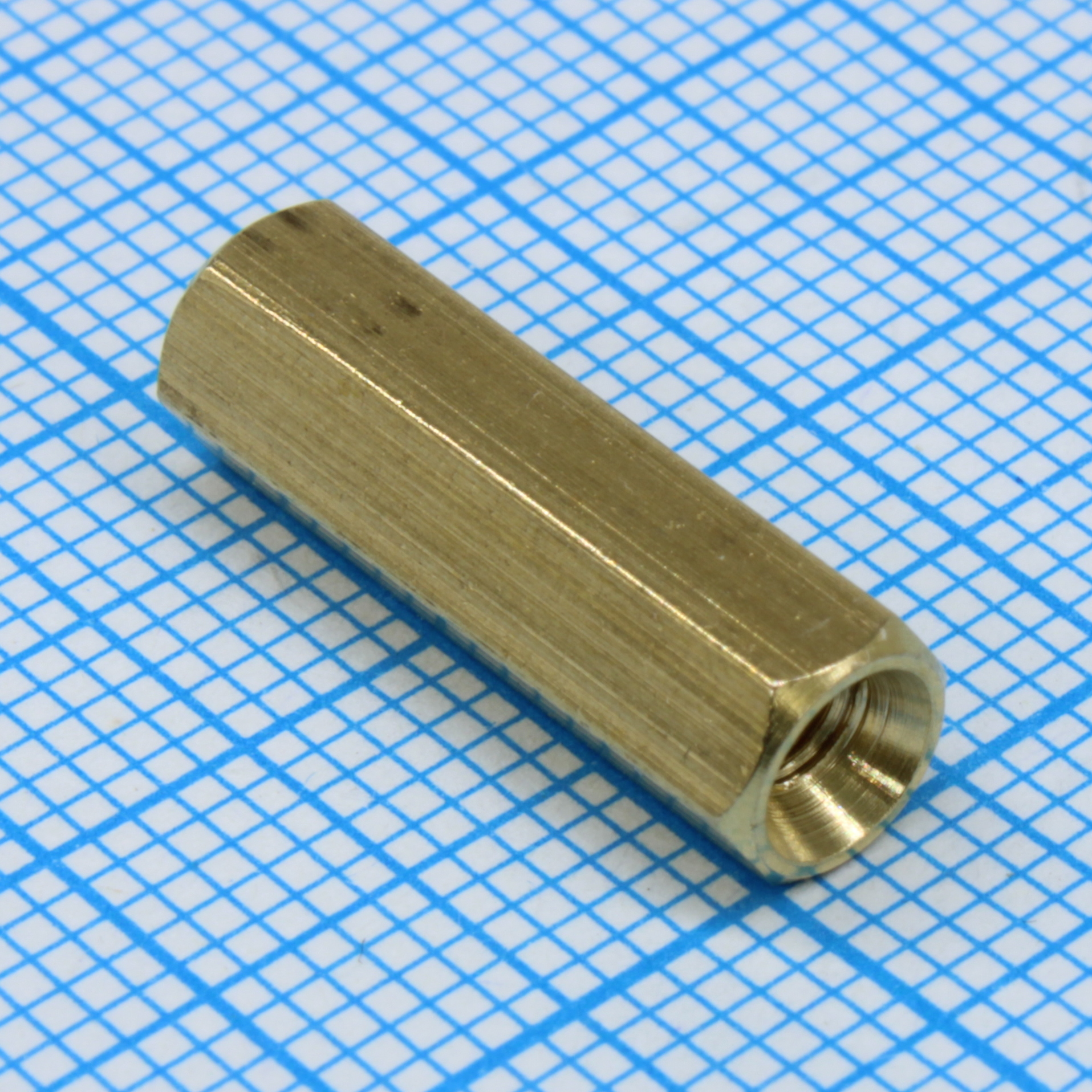 H-L1800-0600-5-03-2N-9 - Стойка латунная для печатной платы, шестигранная, М3, 18мм, отверстие-отверстие