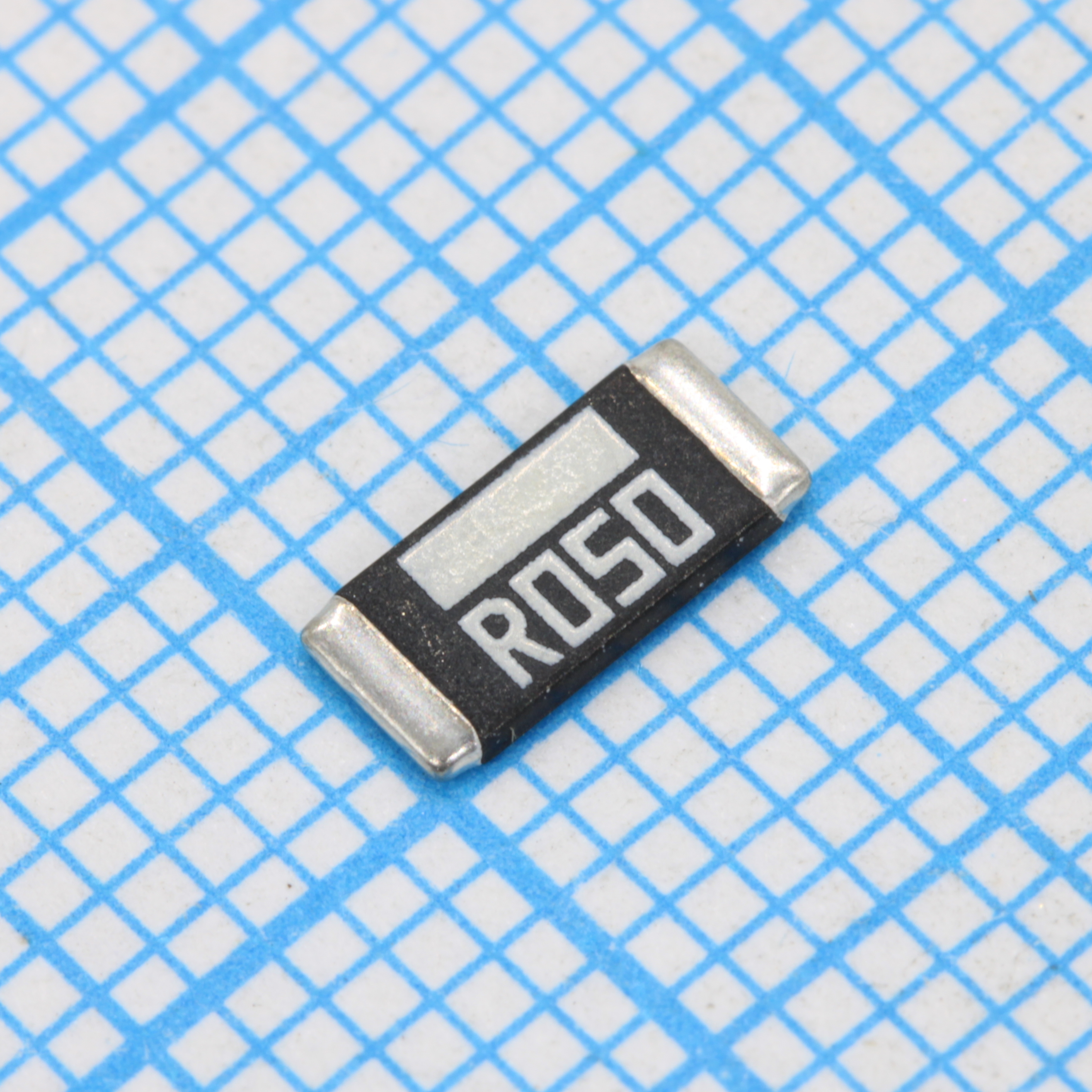 PA2512FKE7W0R05E - ЧИП-резистор металлический 2512 0.05 Ом ±1% 2Вт ±50ppm/°C автомобильного применения лента на катушке