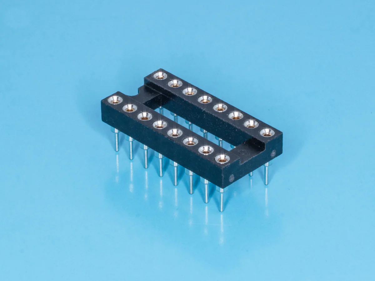 SCSM-16 - DIP-панель цанговая под микросхему 16pin, шаг 2.54мм, ширина 7.62мм