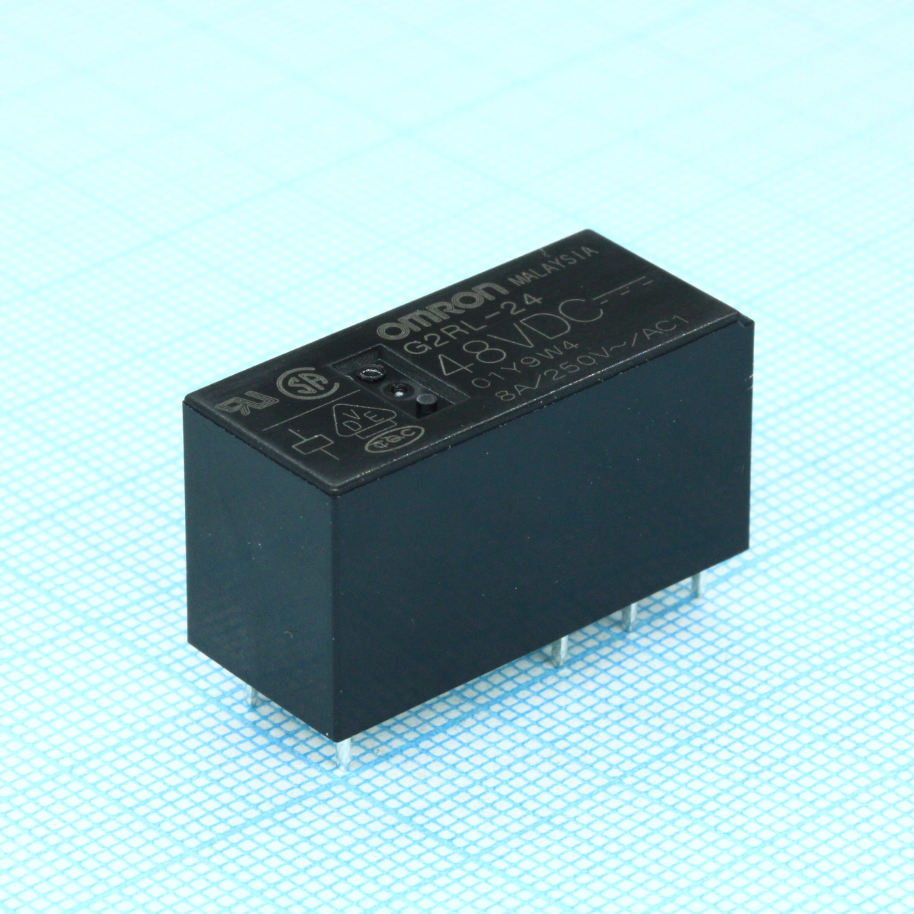 G2RL-24-48DC - Силовое реле 8A две контатные группы на переключение катушка 48В (29x12.7x15.7)мм монтаж в отверстие