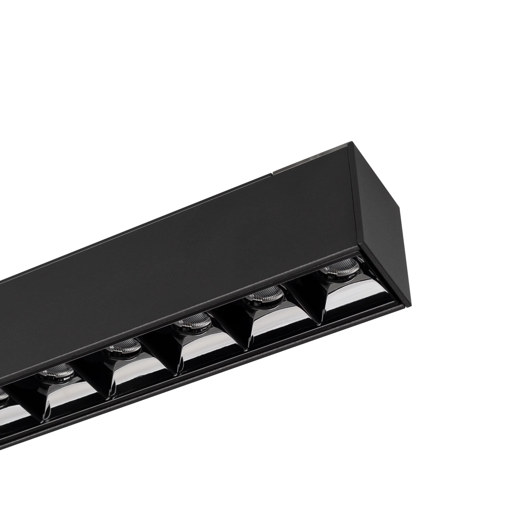 Светильник MAG-LASER-45-L480-18W Warm3000 (BK, 15 deg, 24V) 026941 - Светильник для магнитных треков шириной 45мм, 18Вт. Цвет свечения ТЕПЛЫЙ 3000K, световой поток 1200лм, угол 15°, CRI>90. Корпус прямоугольный, металл, цвет черный, IP20. Размеры LxWxH 48