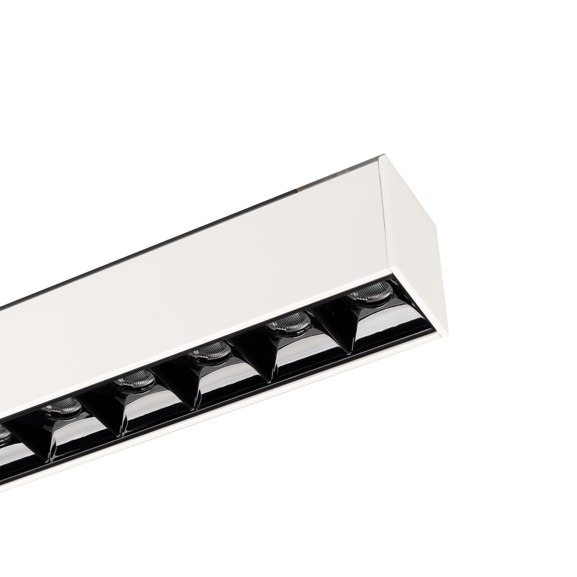 Светильник MAG-LASER-45-L320-12W Warm3000 (WH, 15 deg, 24V) 026939 - Светильник для магнитных треков шириной 45мм, 12Вт. Цвет свечения ТЕПЛЫЙ 3000K, световой поток 800лм, угол 15°, CRI>90. Корпус прямоугольный, металл, цвет черный, IP20. Размеры LxWxH 322