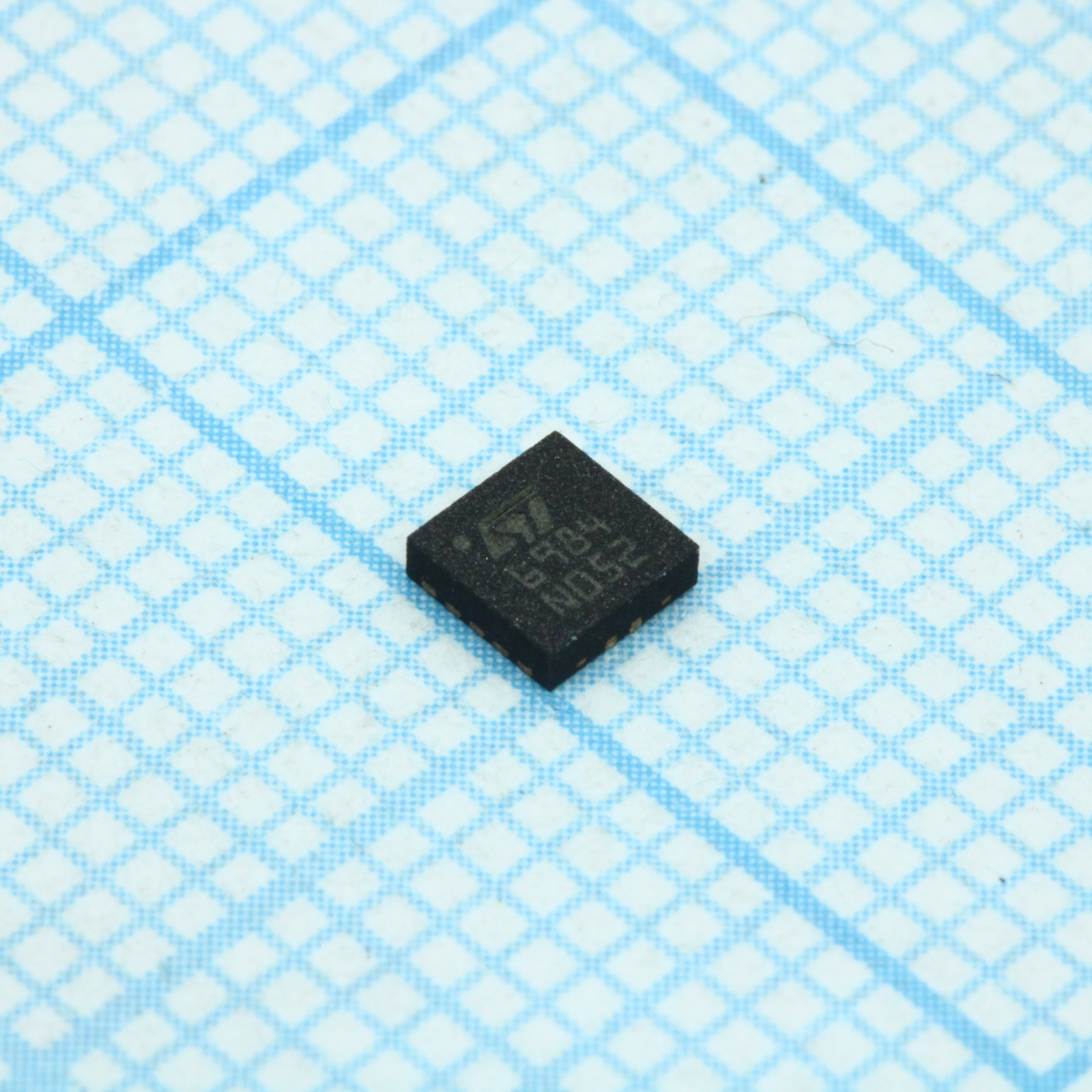 L6984ATR - Преобразователь постоянного тока 4.5В до 36В синхронный понижающий одиночный выход 0.9В 0.35А автомобильного применения