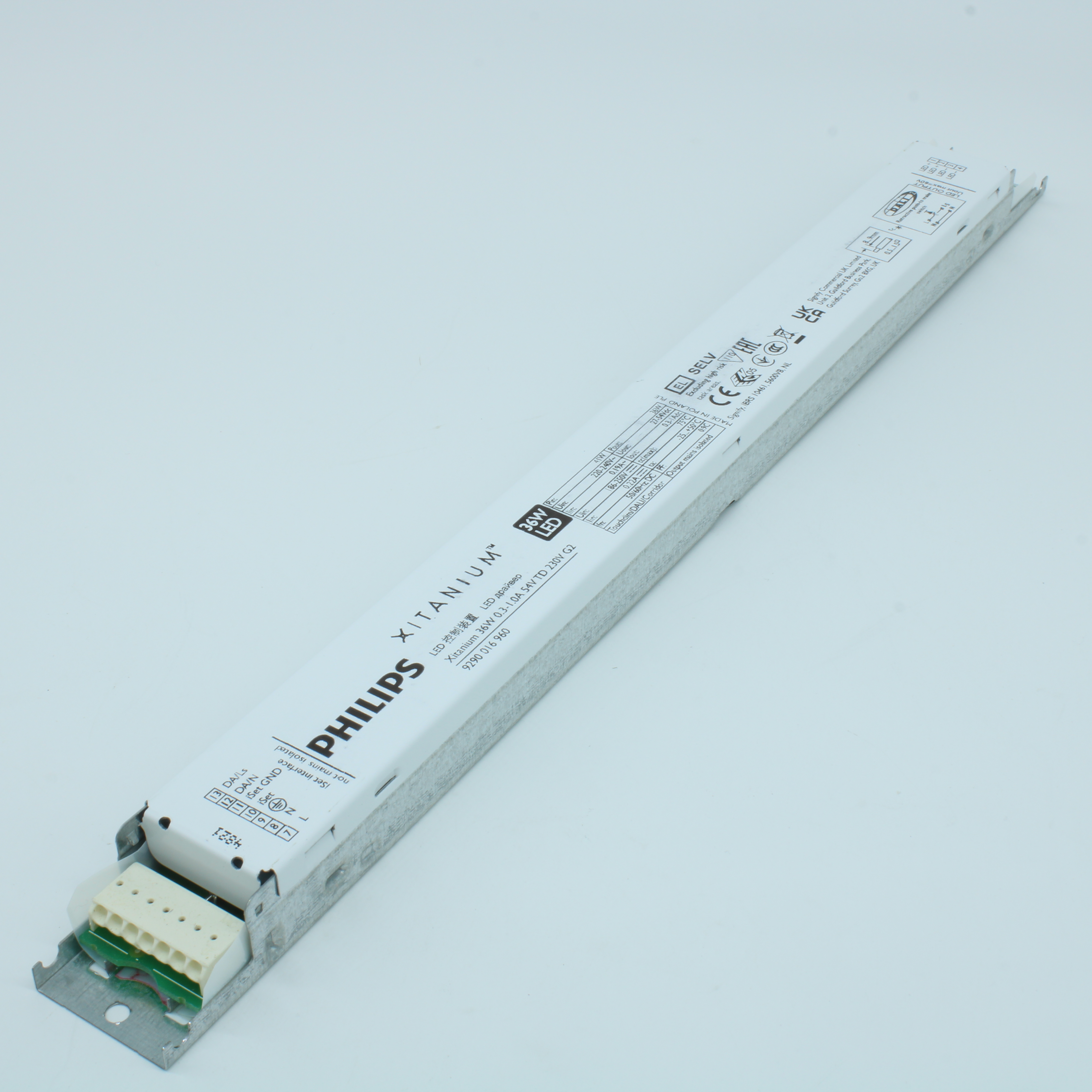 XITANIUM 36W 0.3-1.0A 54V TD 230V G2 - AC-DC, 36Вт, вход 198…264В AC, 47…66Гц/168…275 DC, ККМ, выход в режиме пост. мощности 27…54В/300…1000мА, изоляция 2kV, в кожухе 360х30х21, -25…+75°С (корпус), димминг по DALI
