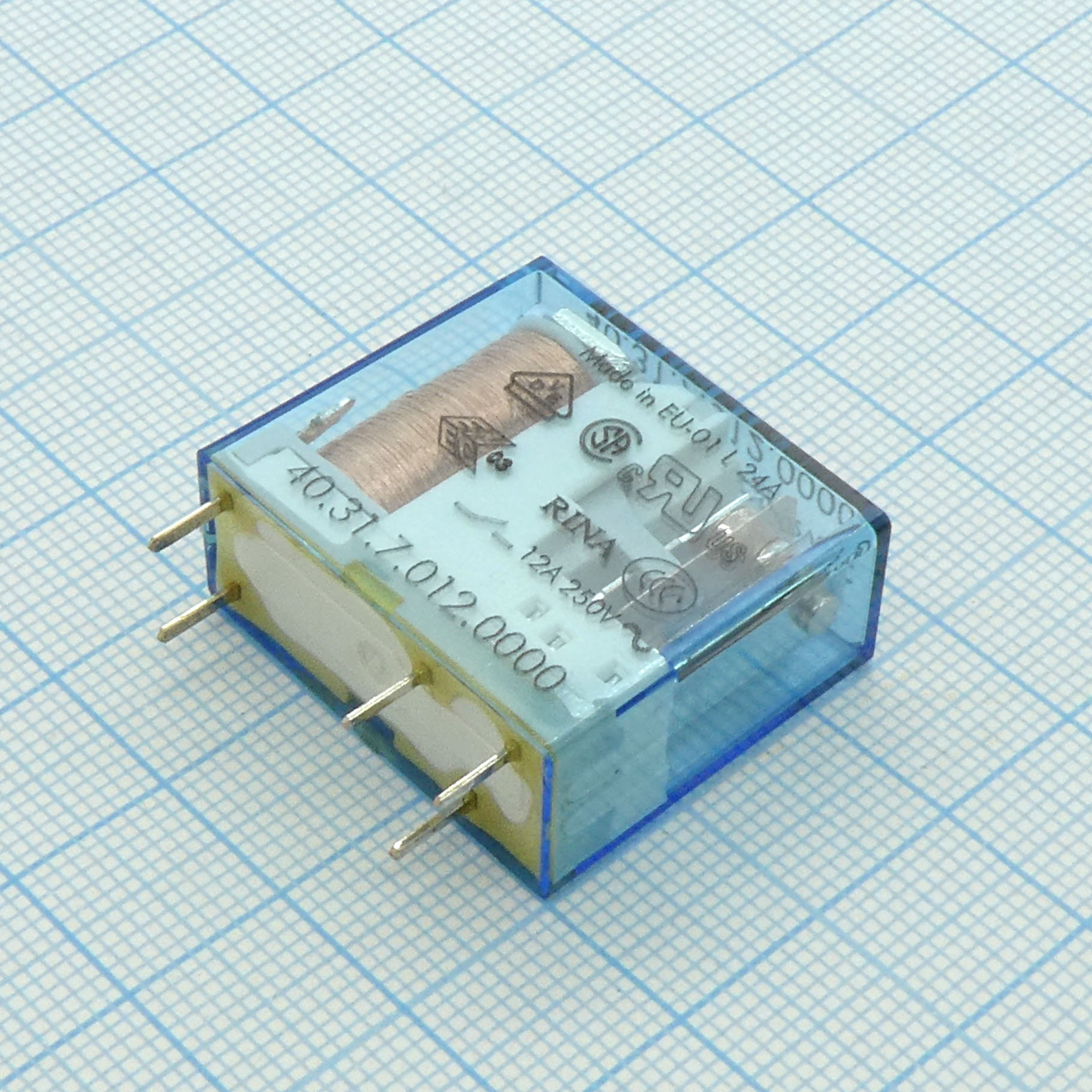40.31.7.012.0000 - Миниатюрное универсальное электромеханическое реле; монтаж на печатную плату или в розетку; выводы с шагом 3.5мм; 1СO 10A; контакты AgNi; катушка 12В DC (чувствит.); степень защиты RTII