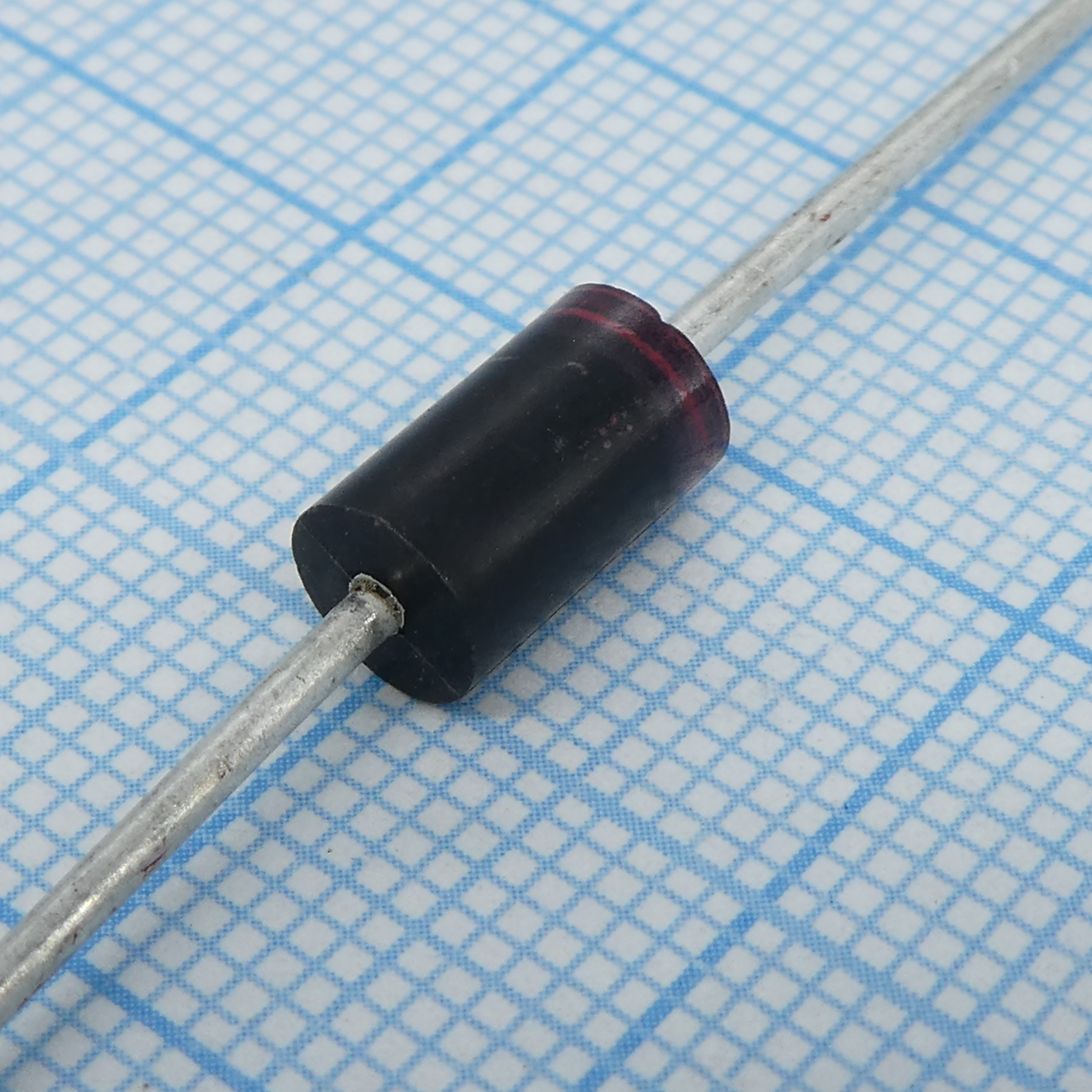 КД226Б - Диод выпрямительный 200В 1.7А 1.4В 50кГц 250нс