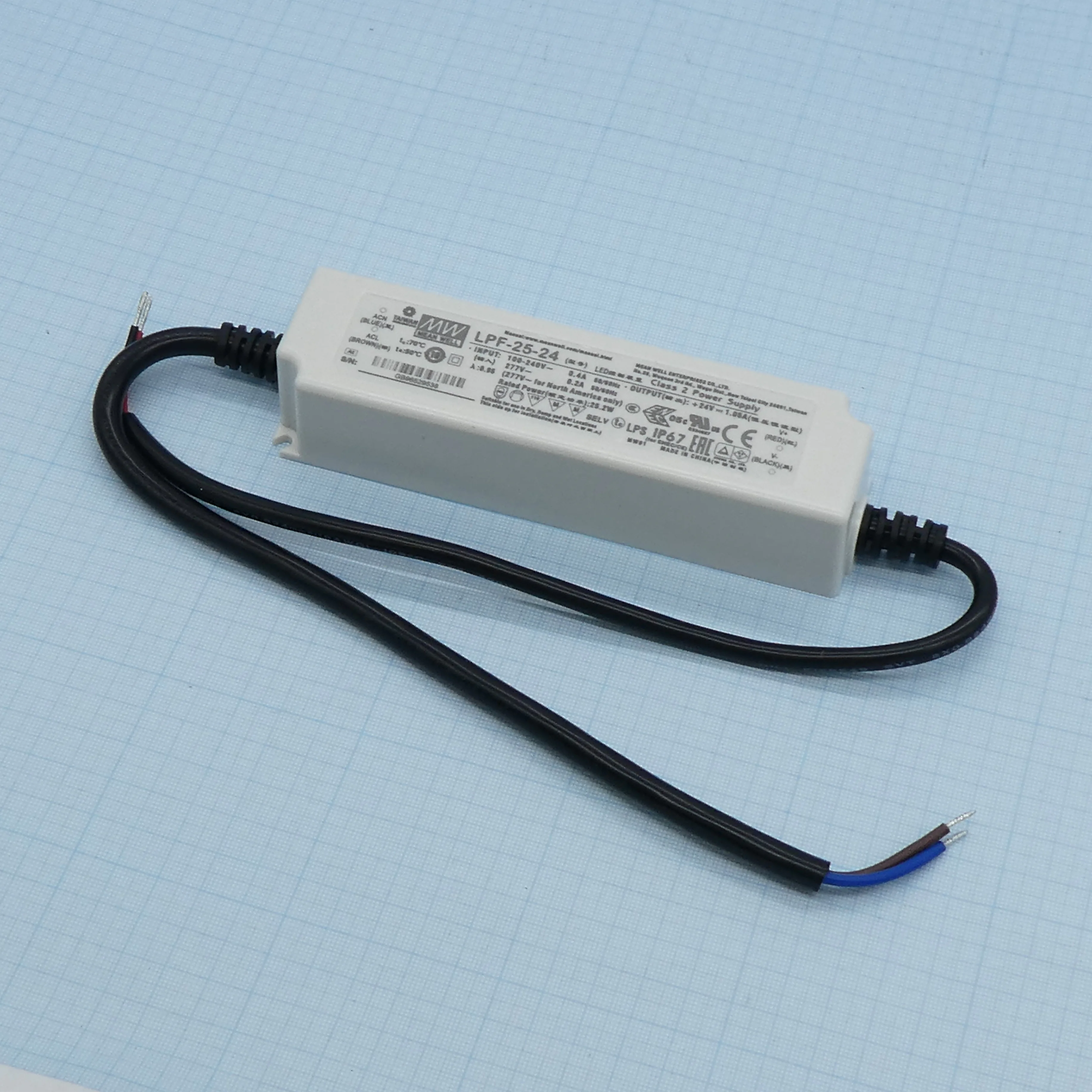 LPF-25-24 - AC-DC, 25Вт, вход 90…305В AC, 47…63Гц /127…431В DC, выход 24В/1.05А, ККМ, изоляция 3750В AC, IP67, в кожухе 148х40х32мм, -40…+70°С