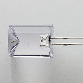 Светодиод ARL 2-10823UWC-5cd (ANR, 10мм (цилиндр)) 011542 - Светодиод 10 мм, прозрачная линза, вогнутый корпус на торце. Цвет свечения дневной (4000-5000 К). Угол излучения 120°. Сила света Iv=4000-5000 мкд при If=20 мА. VF=2.8-3.6 В. Рекомендуемый постоя