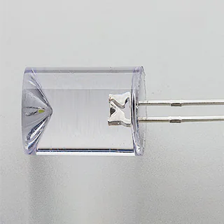 Светодиод ARL 2-10823UWC-5cd (ANR, 10мм (цилиндр)) 011542 - Светодиод 10 мм, прозрачная линза, вогнутый корпус на торце. Цвет свечения дневной (4000-5000 К). Угол излучения 120°. Сила света Iv=4000-5000 мкд при If=20 мА. VF=2.8-3.6 В. Рекомендуемый постоя
