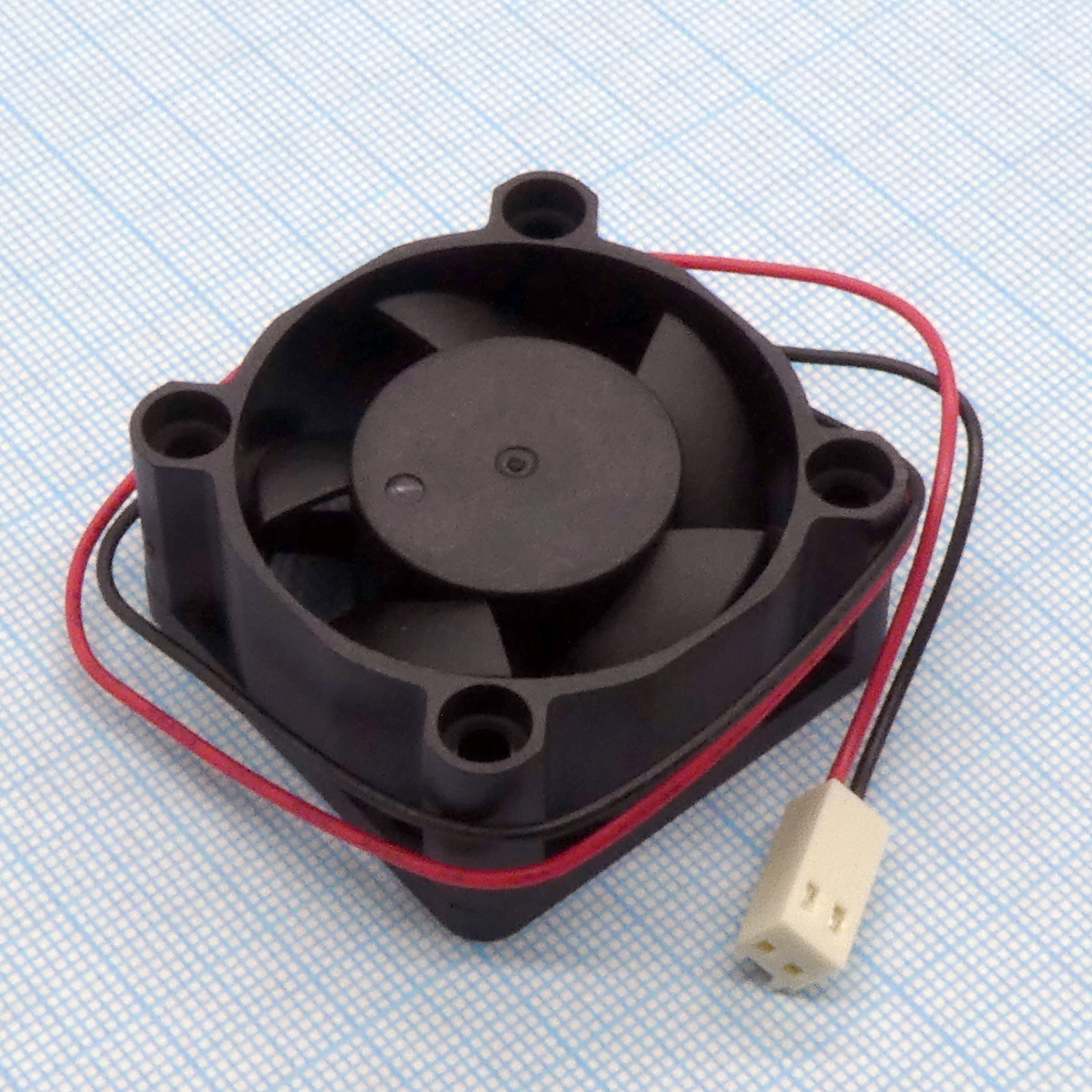 EC4020H12B - Вентилятор 12В, 40х40х20мм, подшипник качения, 5500 об/мин