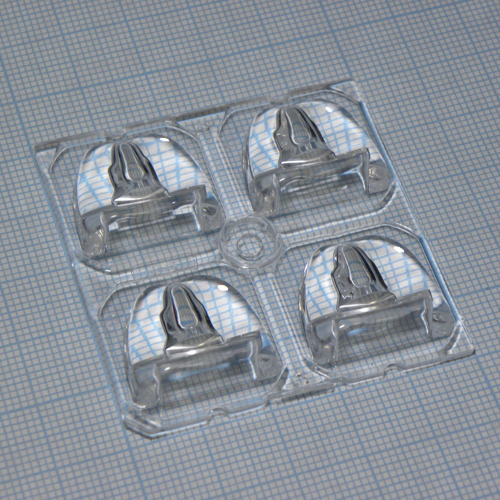 C12419_STRADA-2X2_A-T - Квадратная модуль линза 2x2 на 4светодиода LG Innotek серии  LEMWA33X, эфф=96%, ассиметричная,  50x50mm  H:7,3mm