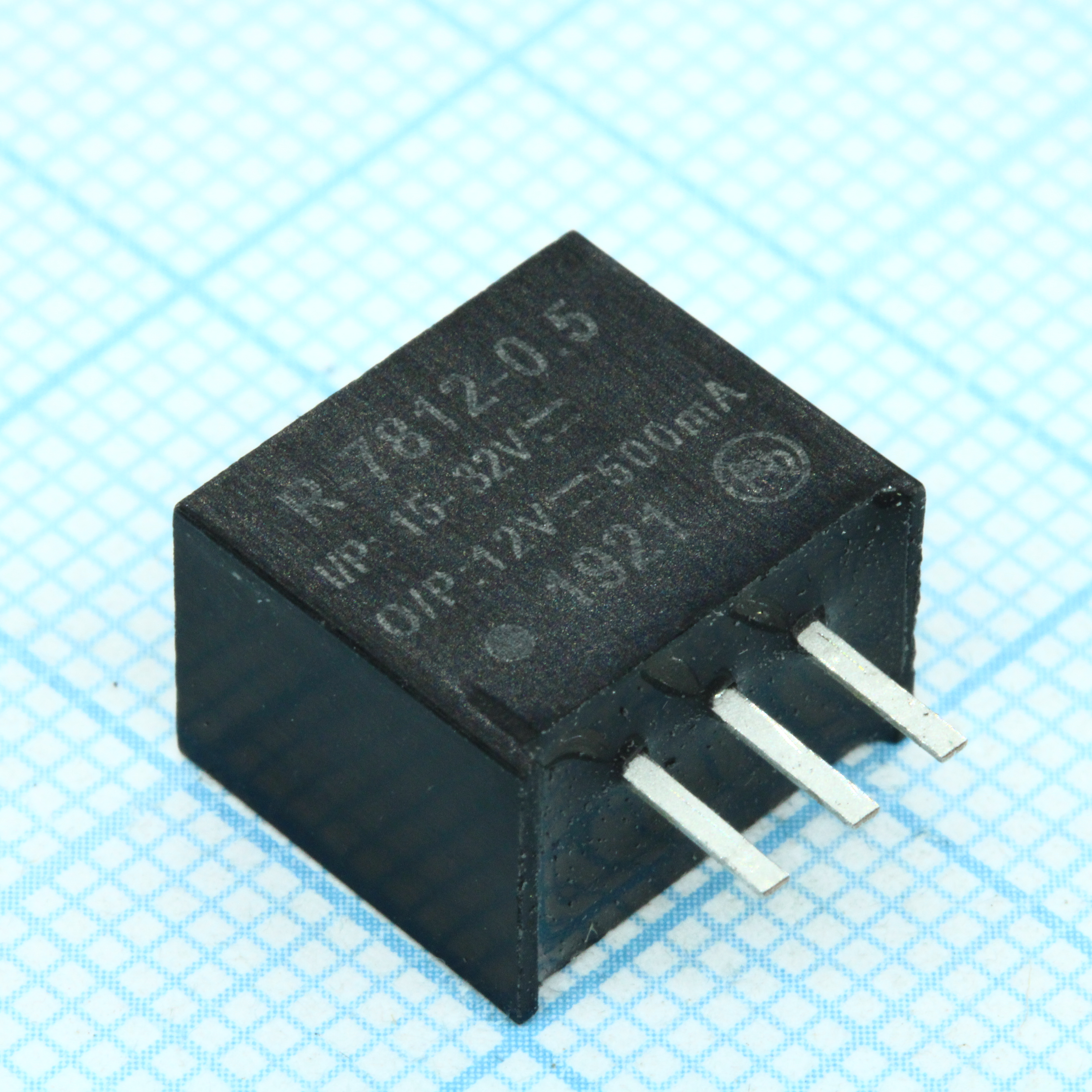 R-7812-0.5 - Преобразователь DC/DC, на печатную плату 6Вт вход 15-32В выход 12В 0.5A 3-Pin SIP туба