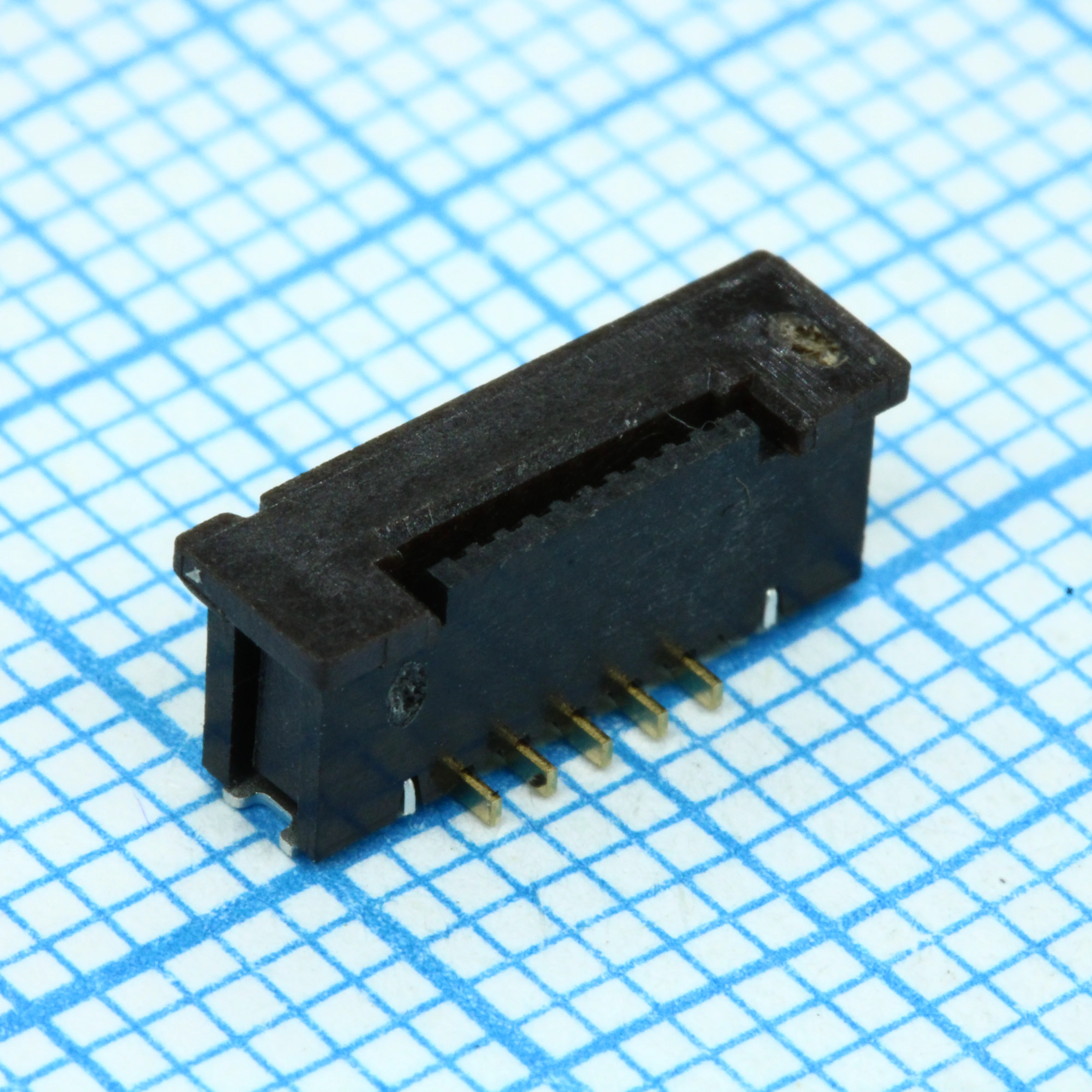 1-1734742-0 - Соединитель FPC 10 контактов шаг 0.5mm угловой для поверхностного монтажа лента на катушке