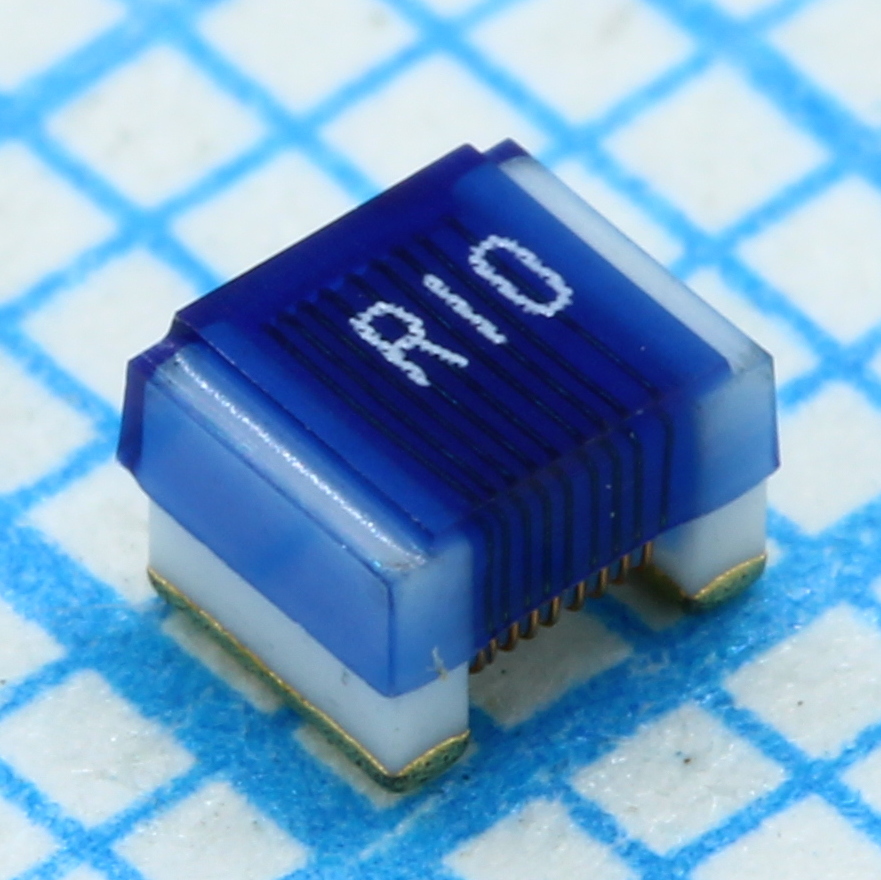 CW252016-R10J - Индуктивность SMD проволочная 100нГн ±5% 25.2МГц 60Q-Фактор керамика 650мА 560мОм по постоянному току 1008 лента на катушке