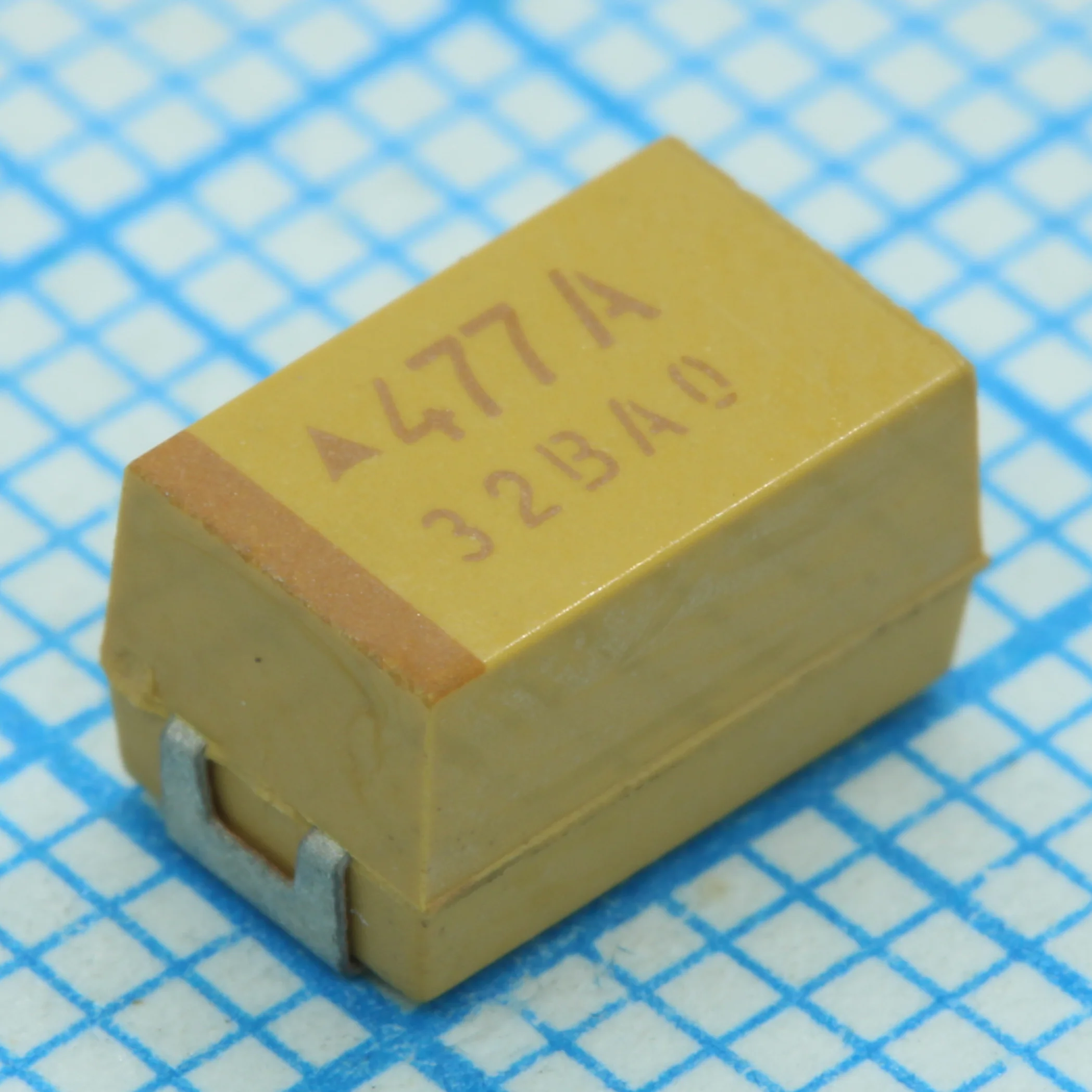 TPSE106K035R0200 - ЧИП-конденсатор танталовый твердотельный 10мкФ 35В типоразмер E ±10% (7.3х4.3х4.1мм) выводы внутрь SMD 7343-43 0.2Ом 125°С лента на катушке