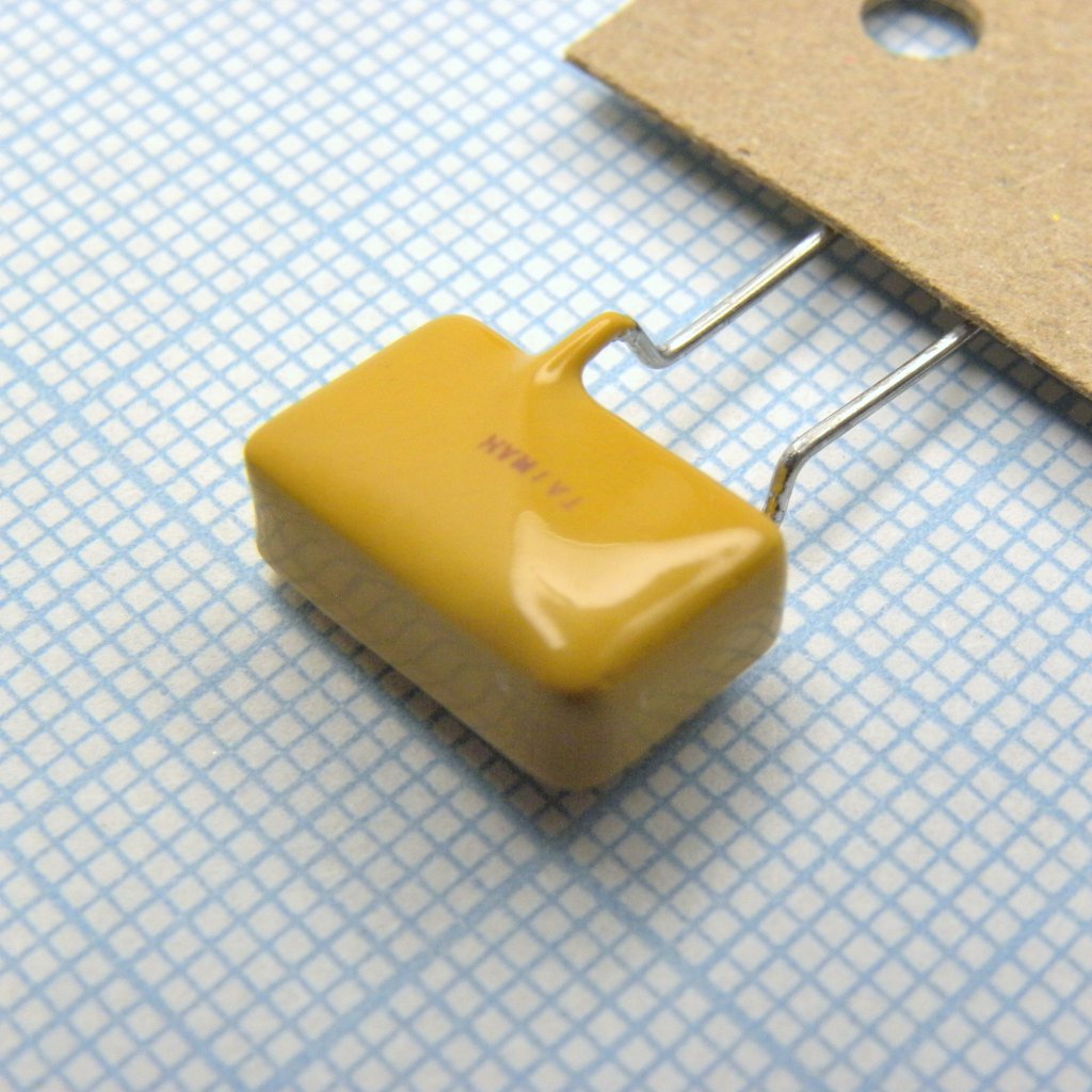 TRF600-150-2 - Самовосстанавливающийся предохранитель PTC 0.15A(hold) 0.3A(trip) 600VAC 250VDC 3A 1W 1.4s 6Ohm Radial 9 X 4.6 X 12.5mm