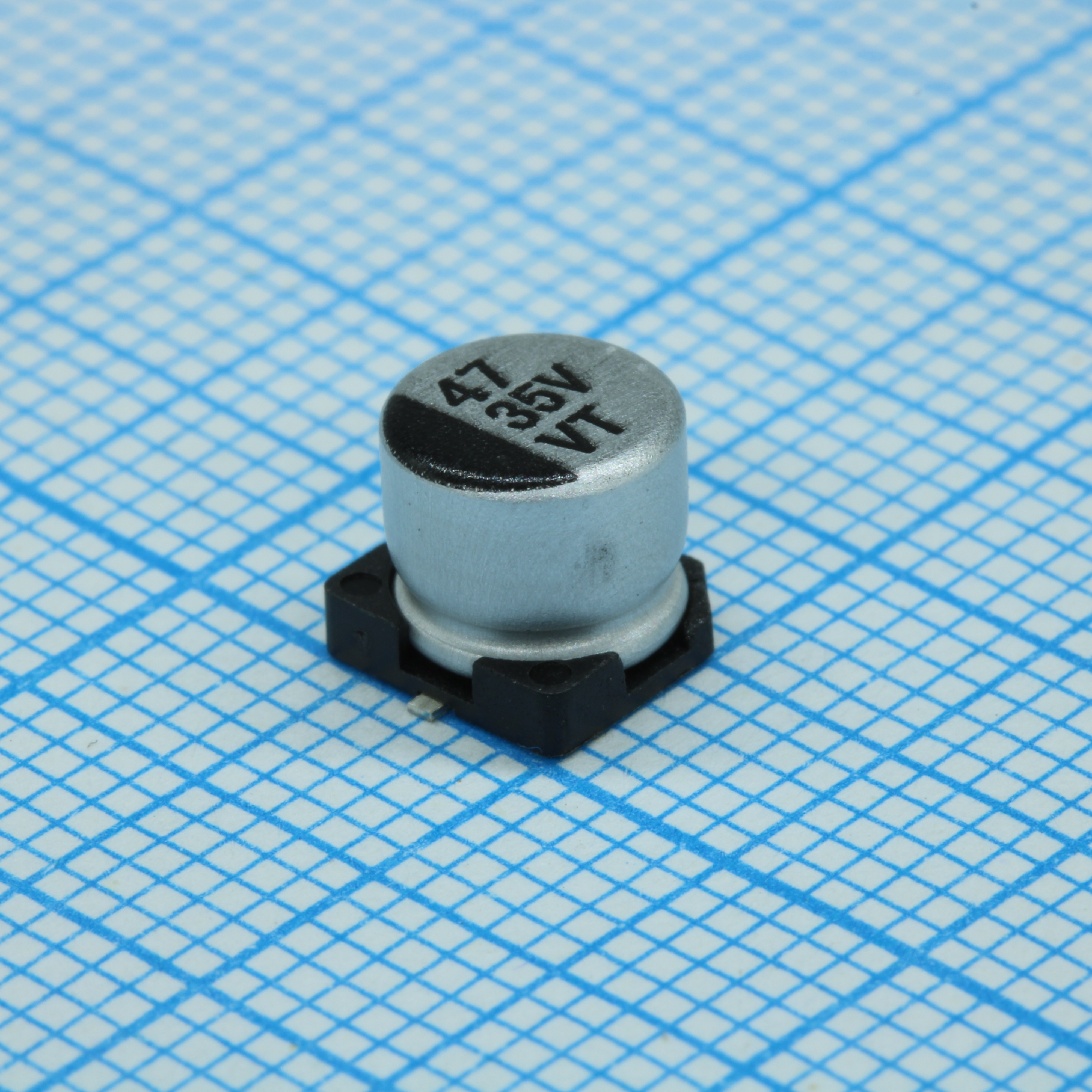 VT470M1VBKJ0605VBK - Конденсатор алюминиевый электролитический 47мкФ 35В ±20% (6.3х5.4мм) SMD 65мА 2000часов 105°С лента на катушке