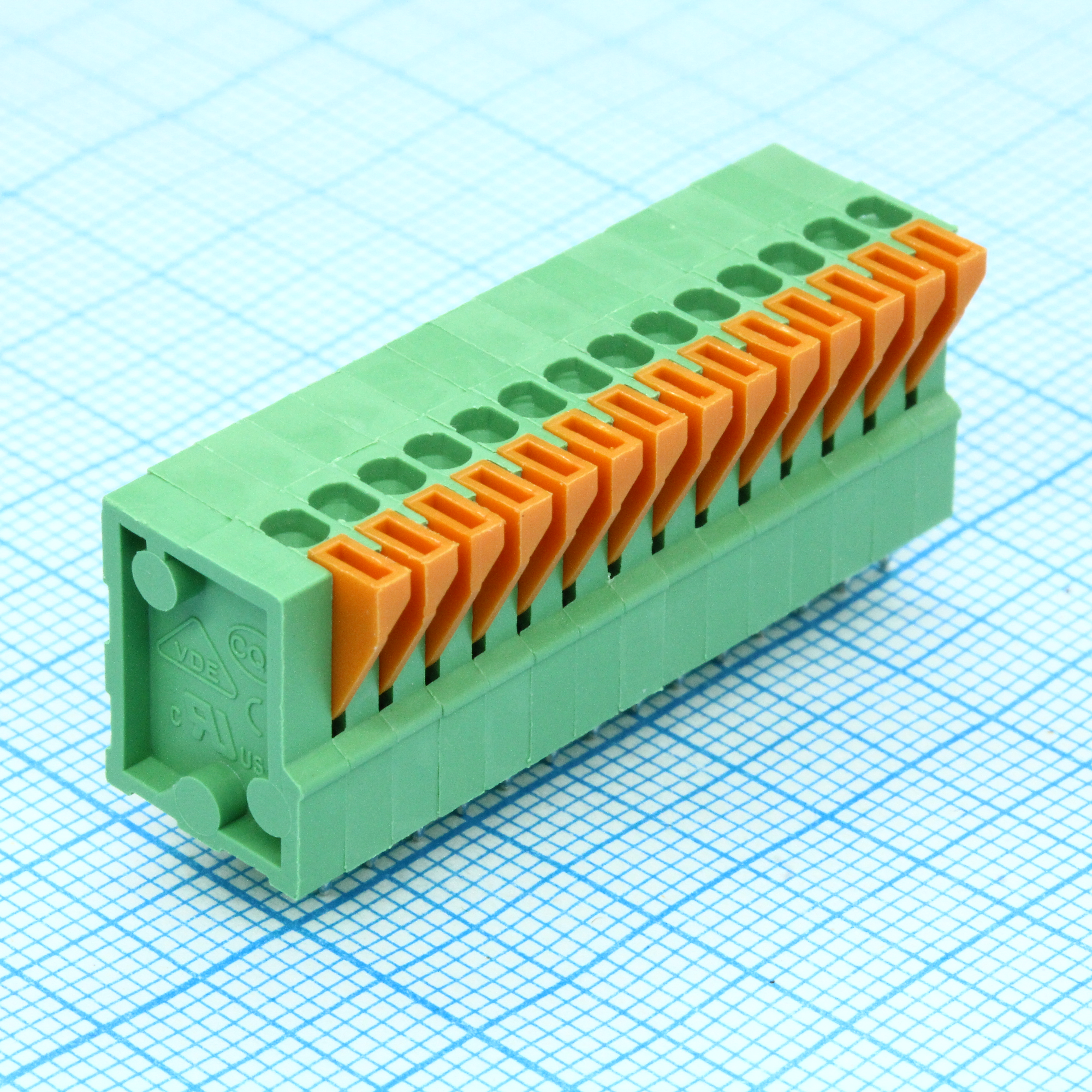 DG141V-2.54-14P-14-00A(H) - Нажимной безвинтовой клеммный блок 14 контактов. Зажим типа торцевой контакт. Серия DG141V-2.54