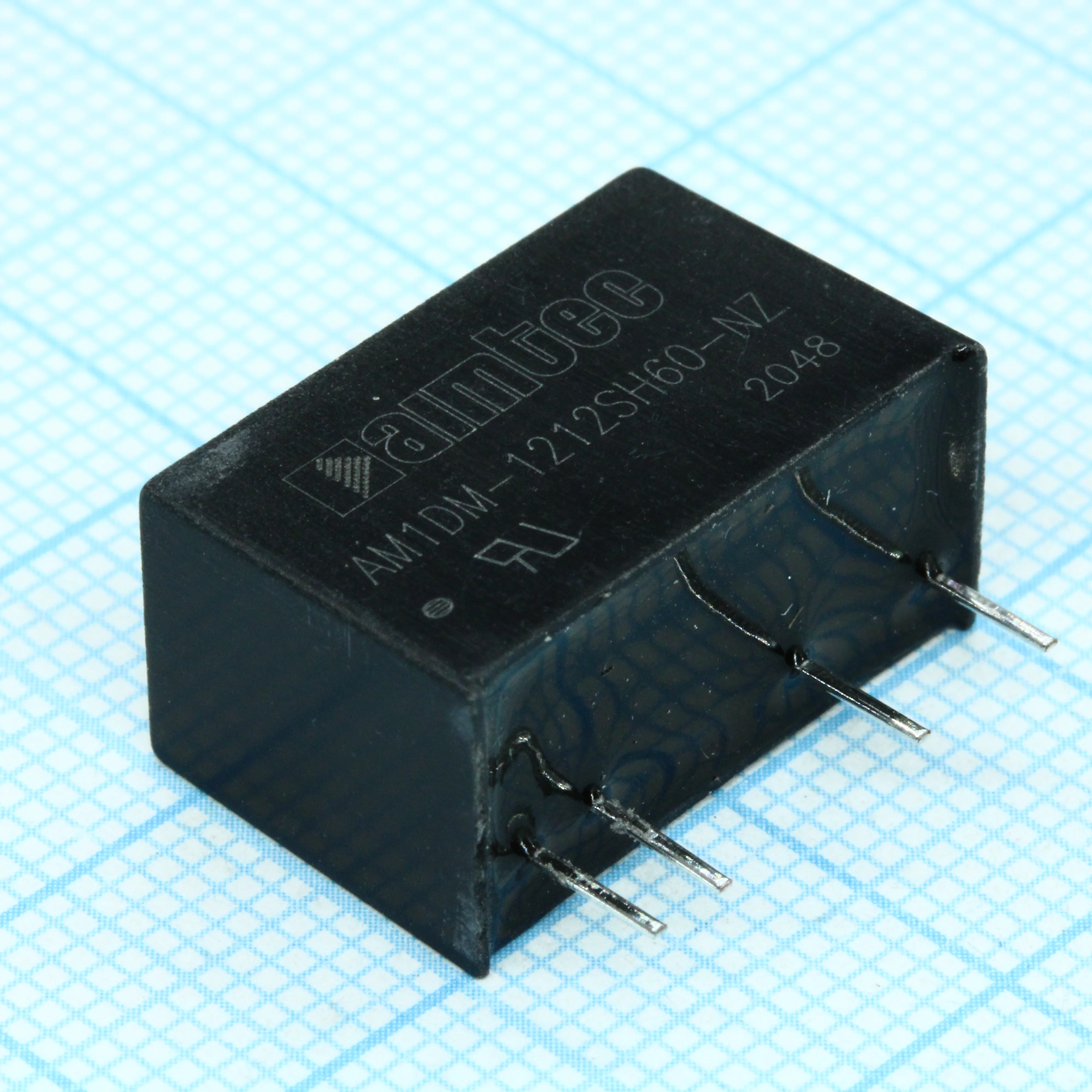 AM1DM-1212SH60-NZ - DC/DC, 1Вт, вход 10.8…13.2В, выход 12В/0.084А, изоляция 6000В DC, КПД 81%, максимальная емкостная нагрузка не более 470мкФ, SIP7, 19.5x9.8x12.5мм, -40…85°C, пластик