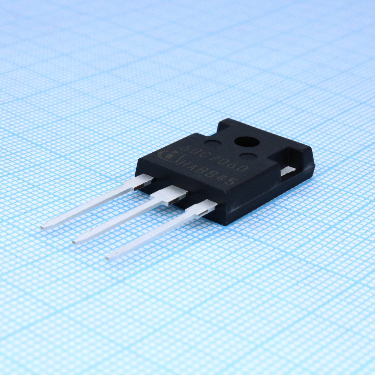 IPW60R060C7XKSA1 - Транзистор полевой MOSFET N-канальный 650В 54А 162Вт 3-Pin(3+Tab) TO-247 туба