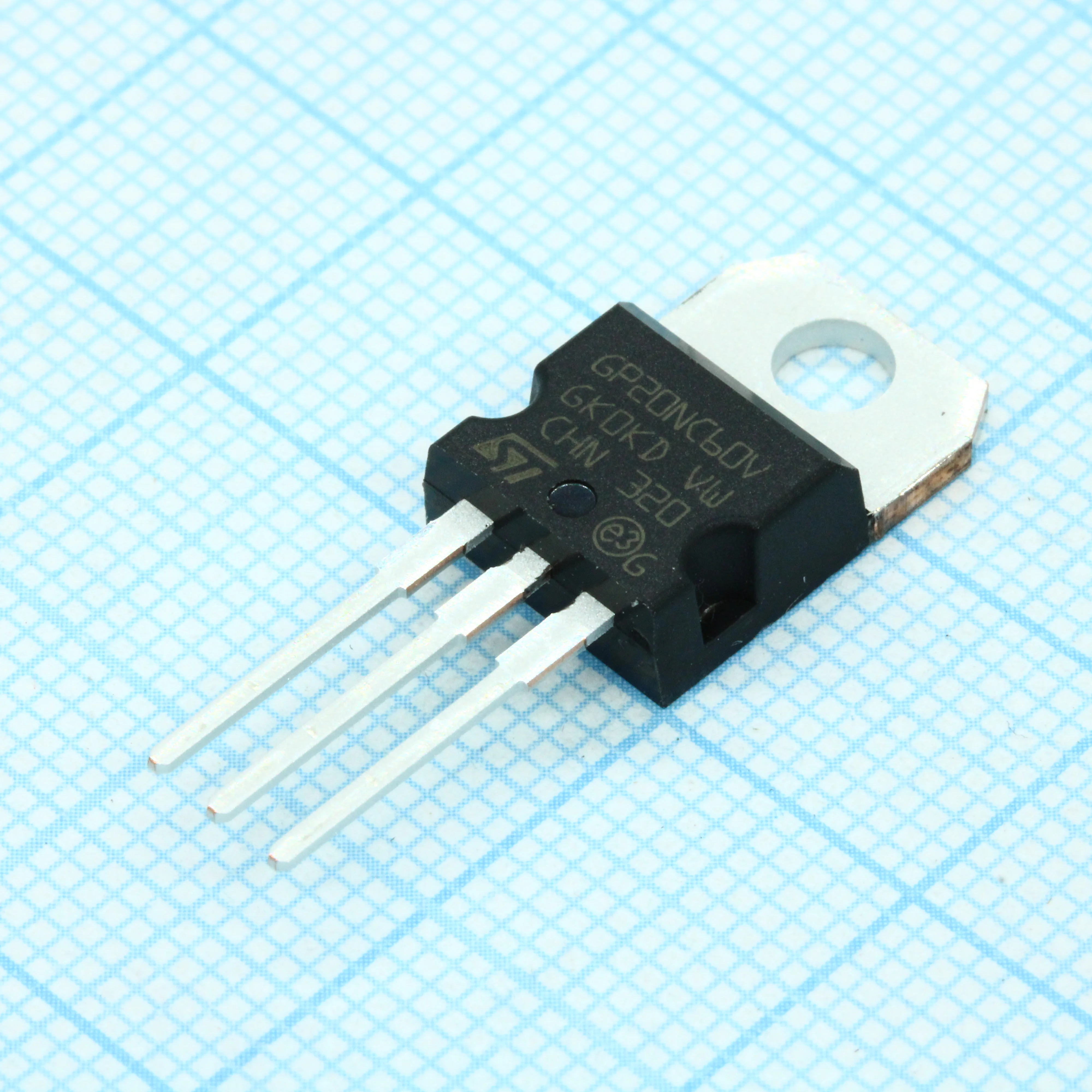 STGP20NC60V - Биполярный транзистор IGBT 600В 60А 200Вт TO220