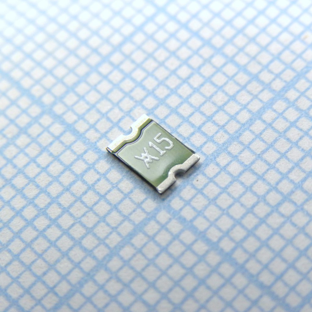 miniSMDC150F-2 - Самовосстанавливающийся предохранитель PTC 1.5A(hold) 3A(trip) 6VDC 100A 0.8W 0.5s 0.04Ohm SMD