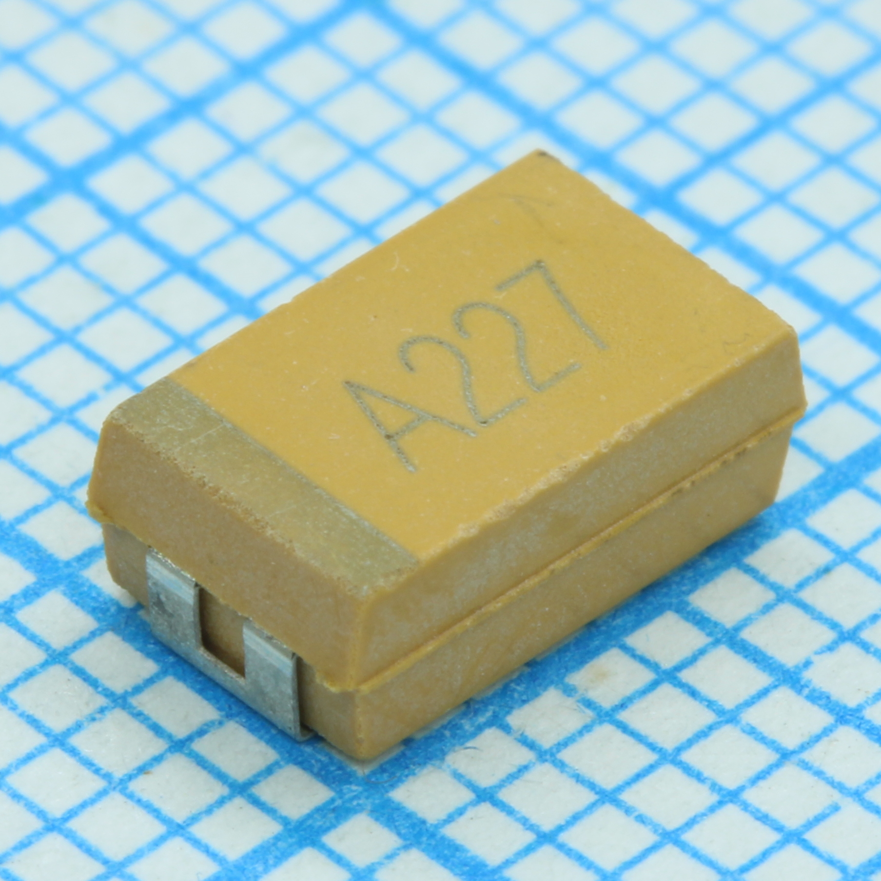 TS20001C101KDT000R - ЧИП-конденсатор танталовый 100мкФ ±10% 16В типоразмер D (7.3 X 4.3 X 2.8мм) 125С лента на катушке