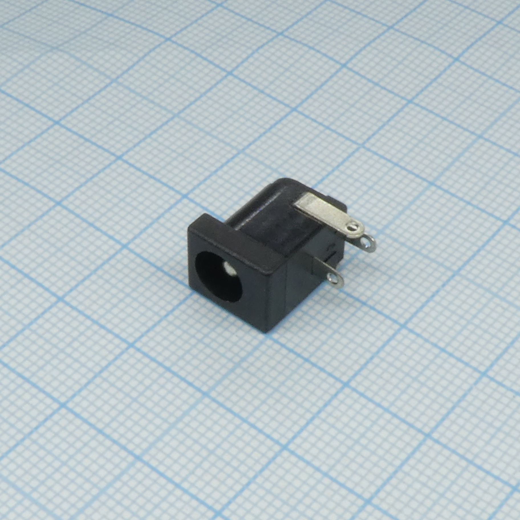 DS-261A-PA9T-NB-210 - Гнездо питания на плату, 2.5х6,4мм, 16V/1.5A (ответная часть-штекер 5.5*2.5)