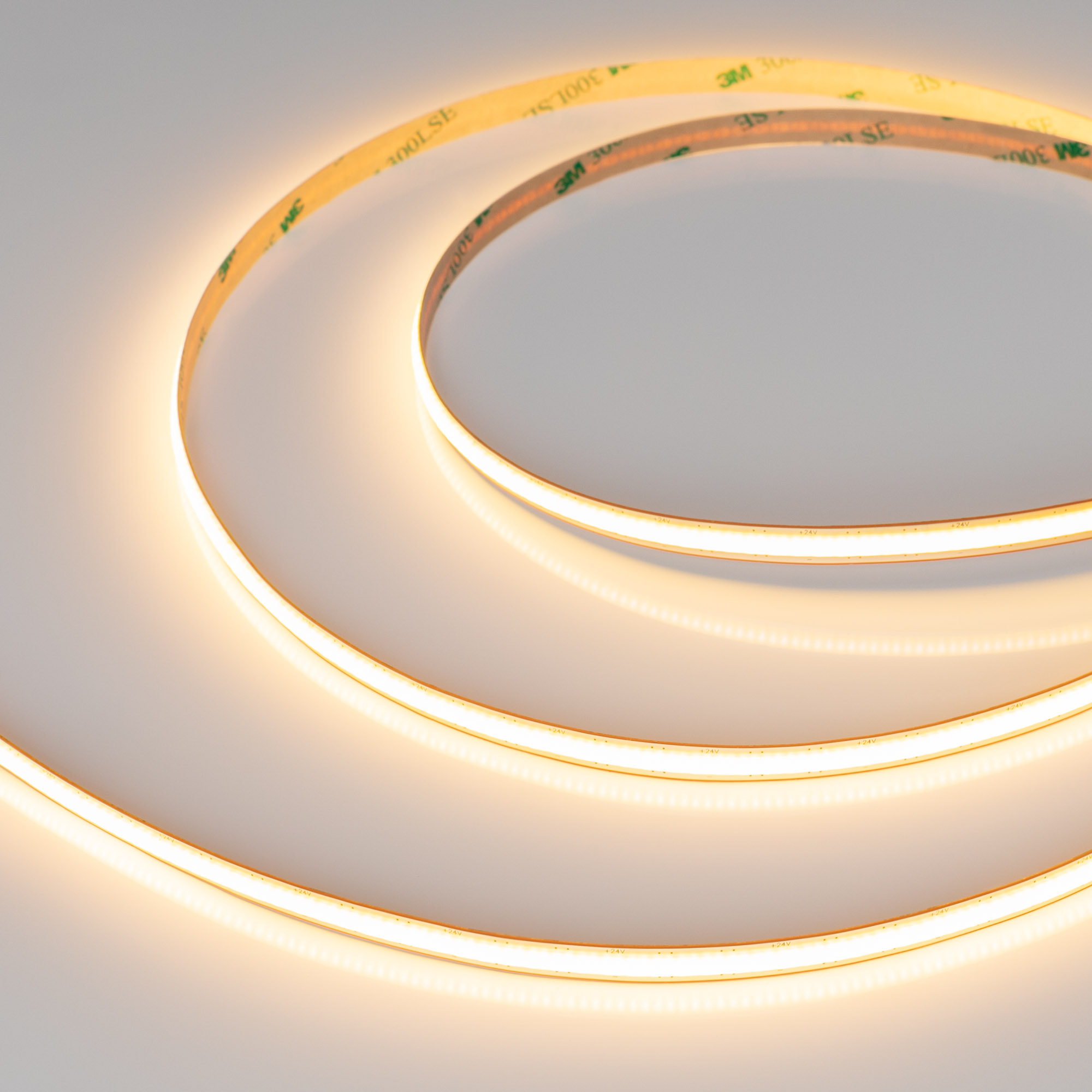 Лента COB-X528-8mm 24V Warm2700 (6 W/m, IP20, 5m, FreeCut) 046888 - Лента COB сплошной засветки без видимых светодиодов. Светодиоды CSP 528 шт/м (2640 шт на 5м). Цвет свечения ТЕПЛЫЙ 2700K, индекс цветопередачи CRI>90, угол 180°. Мощность 6 Вт/м (30 Вт на