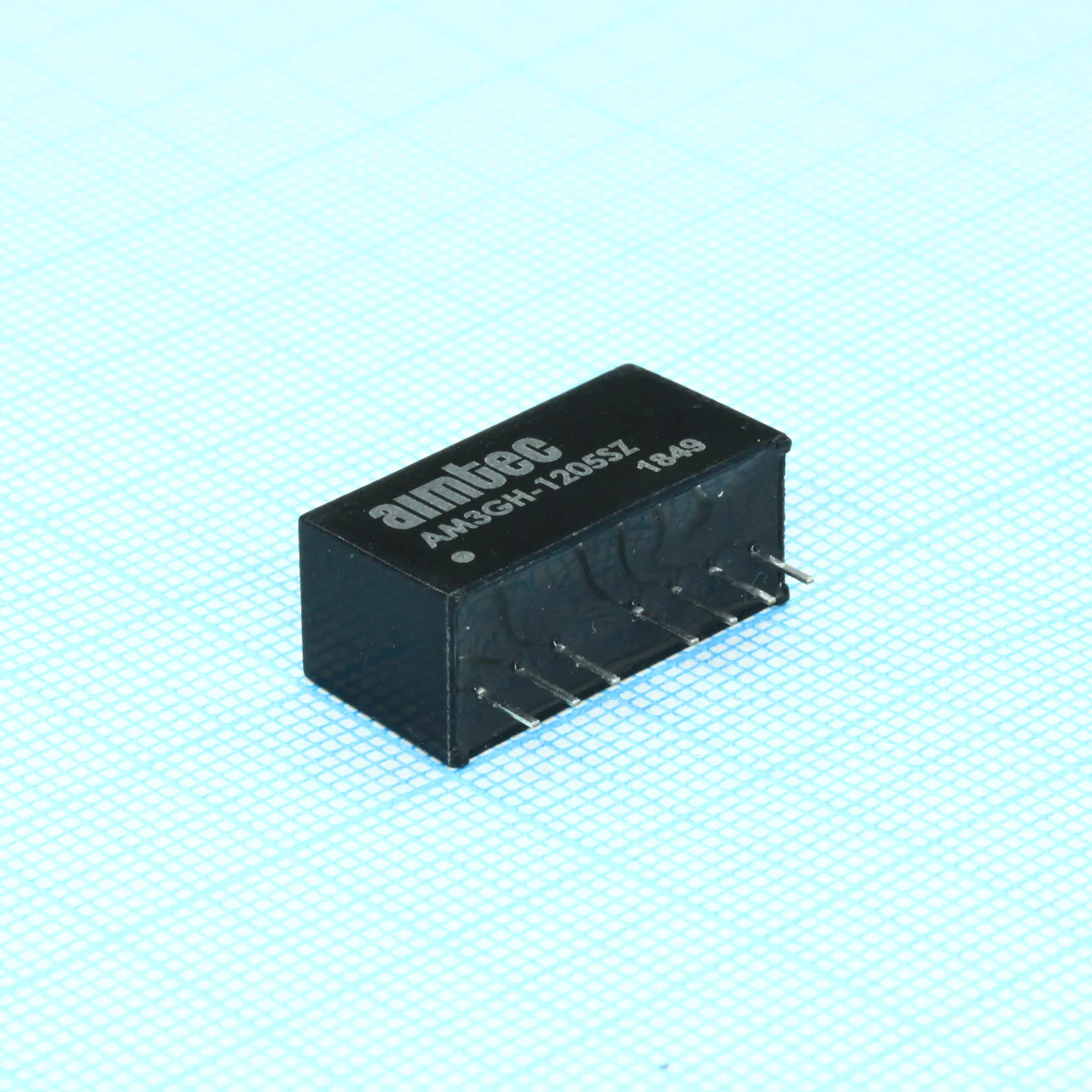AM3GH-1205SZ - DC/DC, 3Вт, вход 4.5…18В, выход 5В/0.6А, изоляция 1600В DC, КПД 77%, максимальная емкостная нагрузка не более 1000мкФ, вход On/Off, SIP8, 21.85x9.2x11.1мм, -40…85°C, пластик