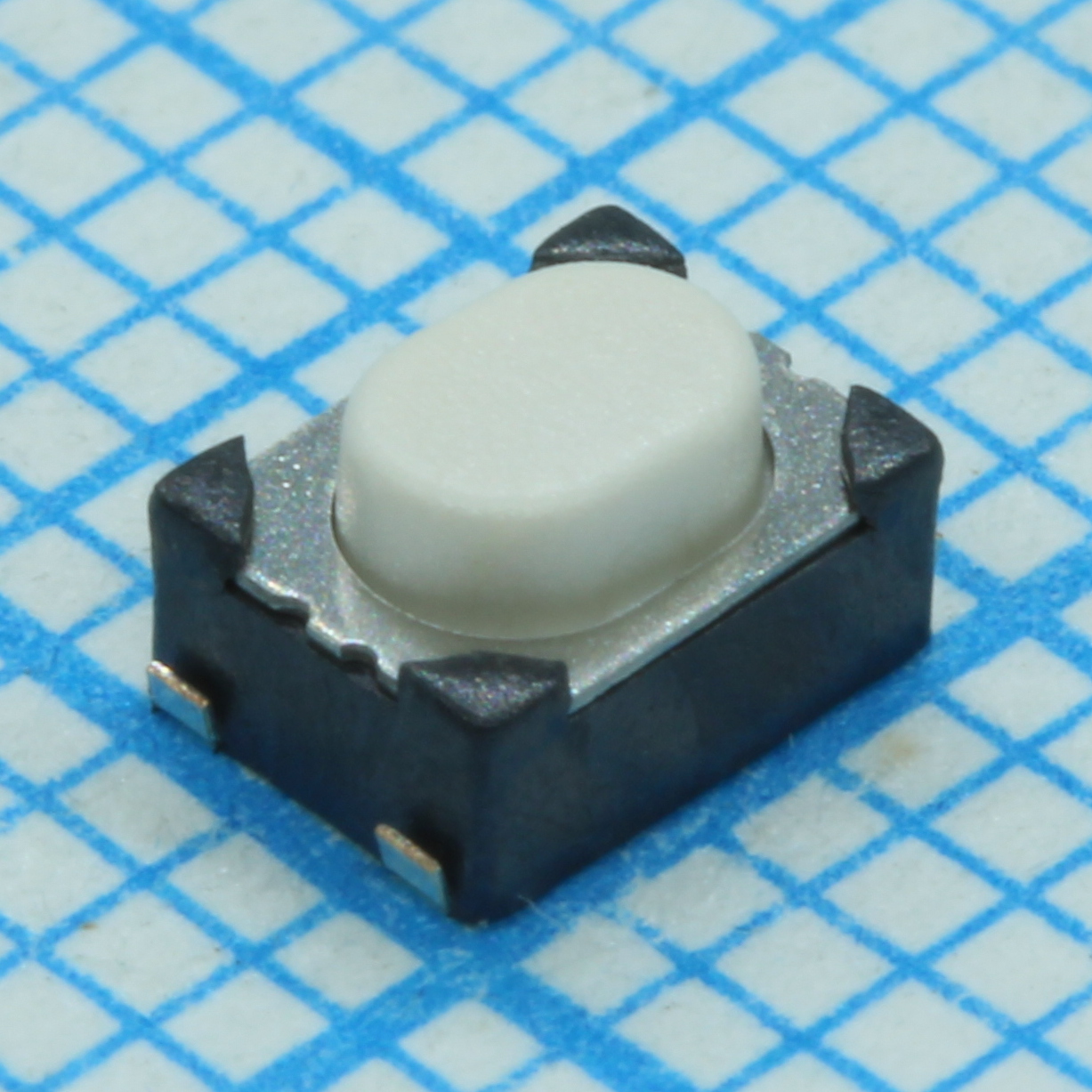 PTS810SJK250SMTRLFS - Кнопка тактильная 4.6Х3.2Х2.5мм 0.05A 16В 2.55H 50000циклов SMD монтаж лента на катушке