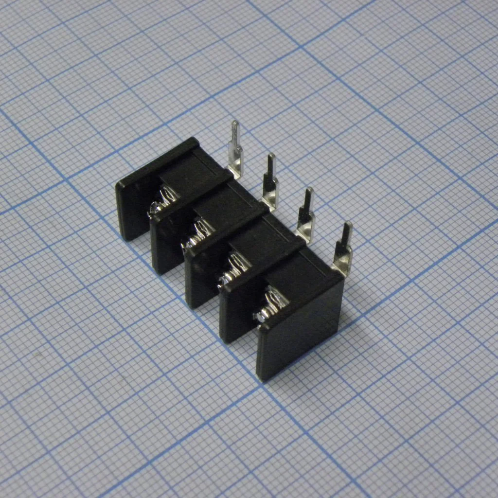 DG35R-B-04P-13-00A(H) - Барьерный клеммный блок 4 контакта. Серия DG35R-B