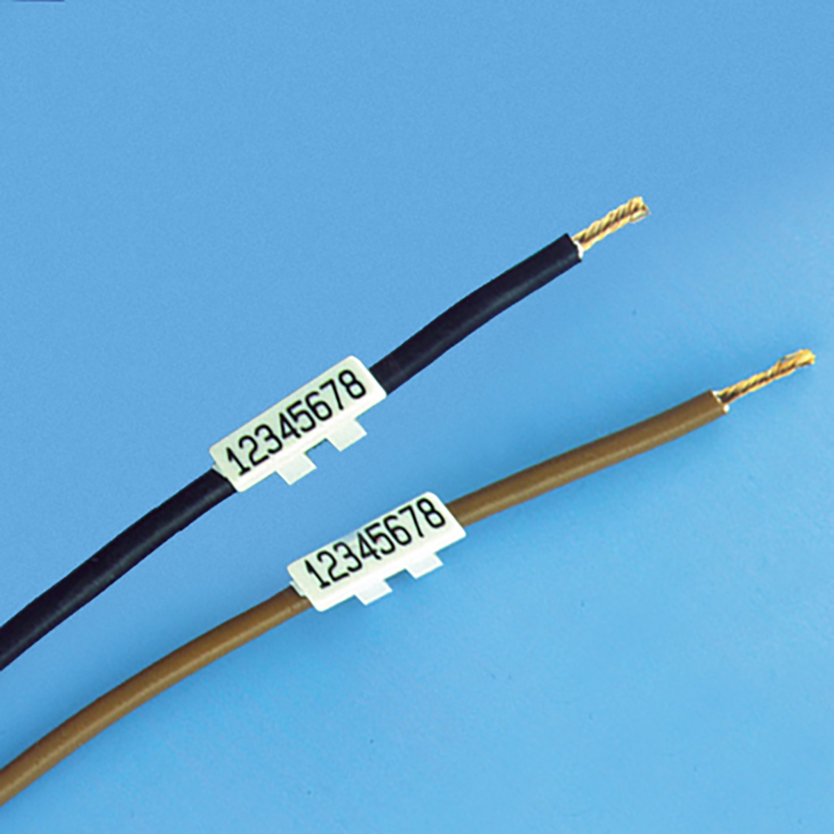 brdIC11B3 - IC11B3 кабельная бирка, размер 4х11мм, белая, для диаметра кабеля 1,70-3,20мм, 672 шт/упак.