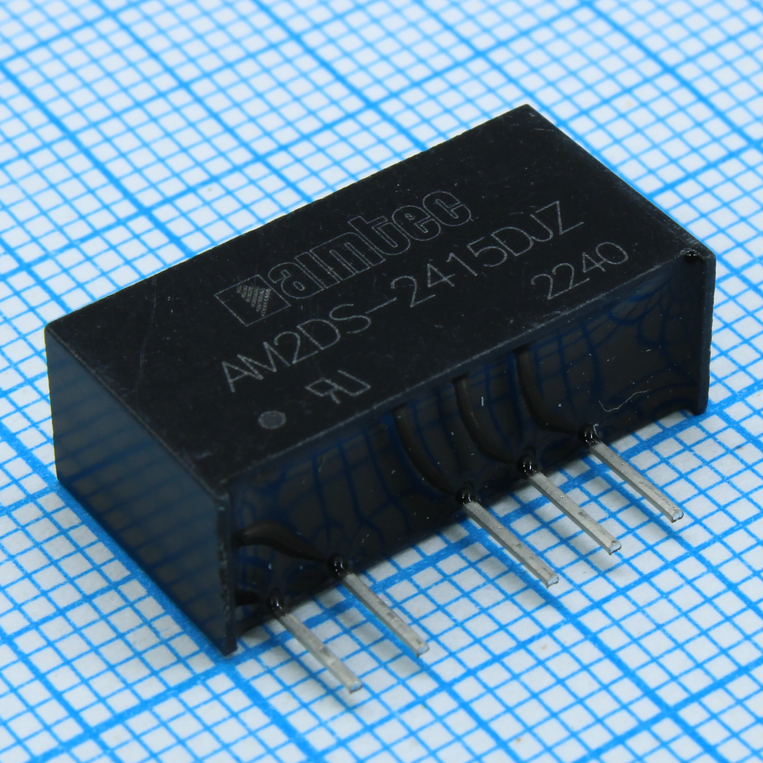 AM2DS-2415DJZ - DC/DC, 2Вт, вход 21.6…26.4В, выход ±15В/±0.007…0.067А, изоляция 1500В DC, КПД 83%, максимальная емкостная нагрузка не более 220мкФ, SIP7, 19.65x7.05x10.16мм, -40…105°C, пластик