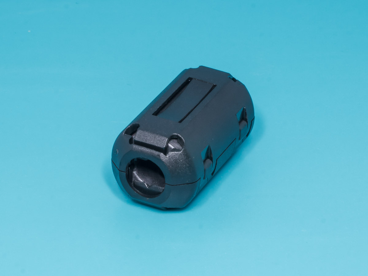 FRR-9.0C - Ферритовый фильтр внутр.d 9,0мм, круглый корпус, защелка (CF-90M) 18*35*9