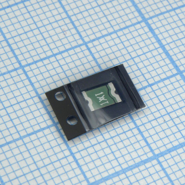 miniSMDC110F-2 - Самовосстанавливающийся предохранитель PTC 1.1A(hold) 2.2A(trip) 8VDC 100A 1.2W 0.3s 0.04Ohm SMD