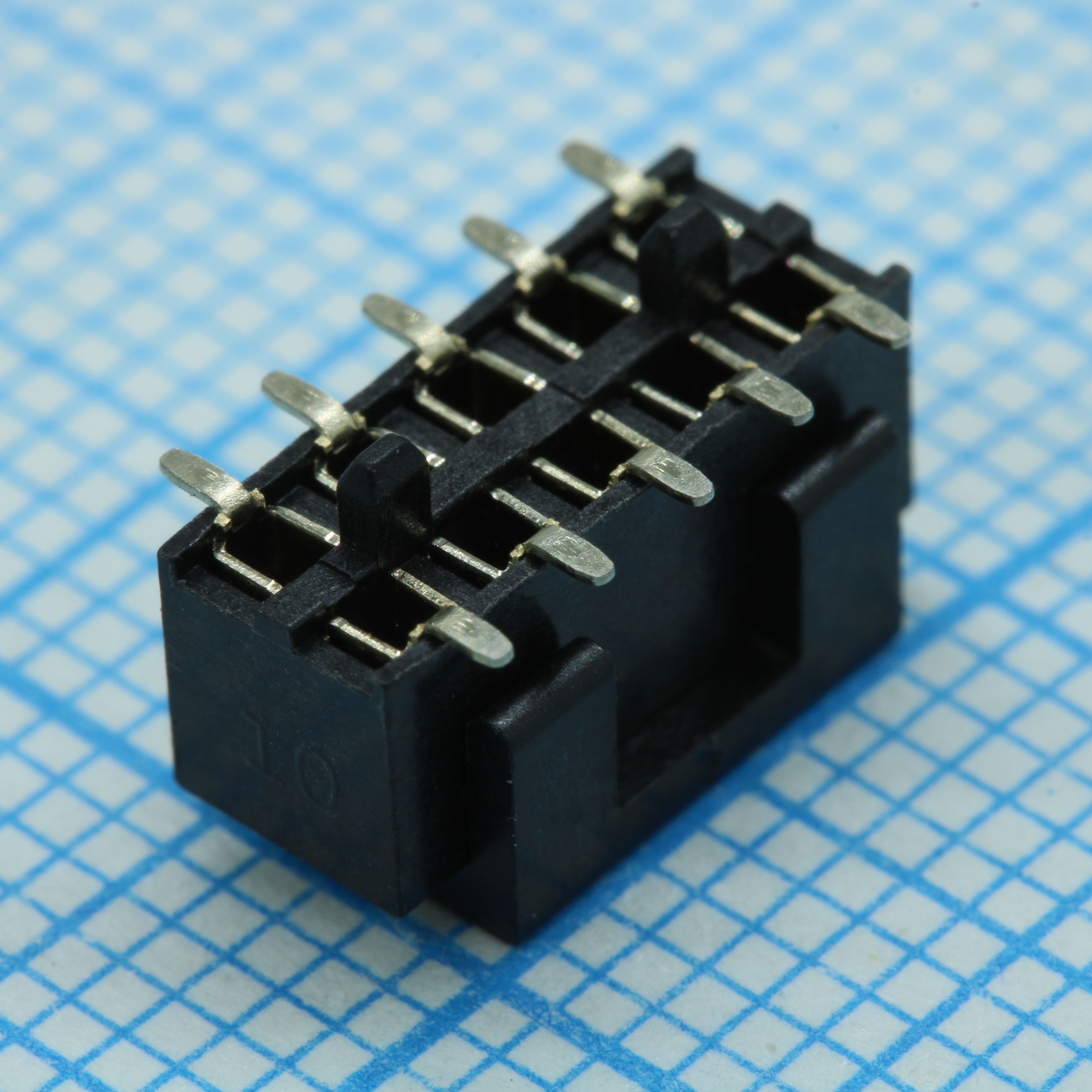 DS1026-09-2X5S8BSSRS - гнездо на плату 2 ряда по 5 контактов шаг 2мм smd
